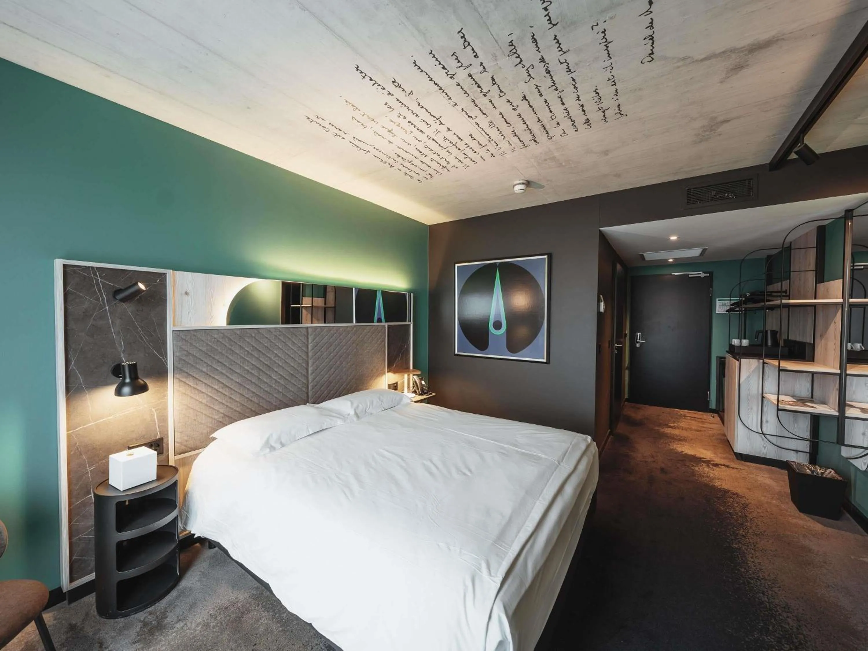 Bedroom, Bed in Mercure Hotel Delémont