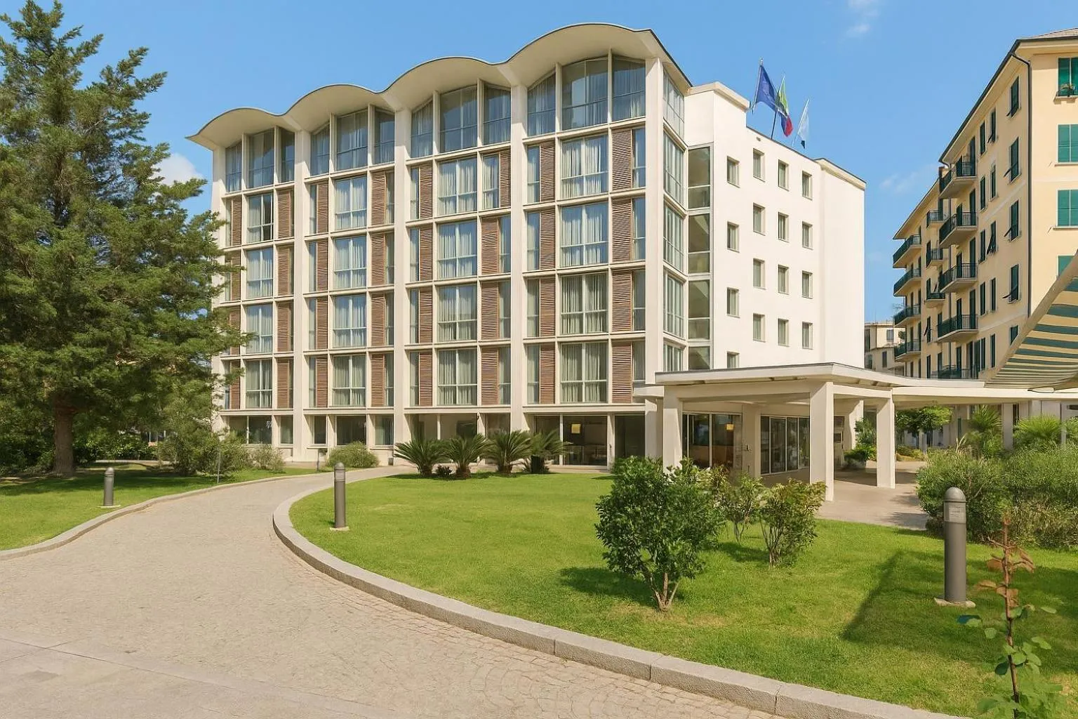 Property building in B&B HOTEL Imperia Rossini al Teatro