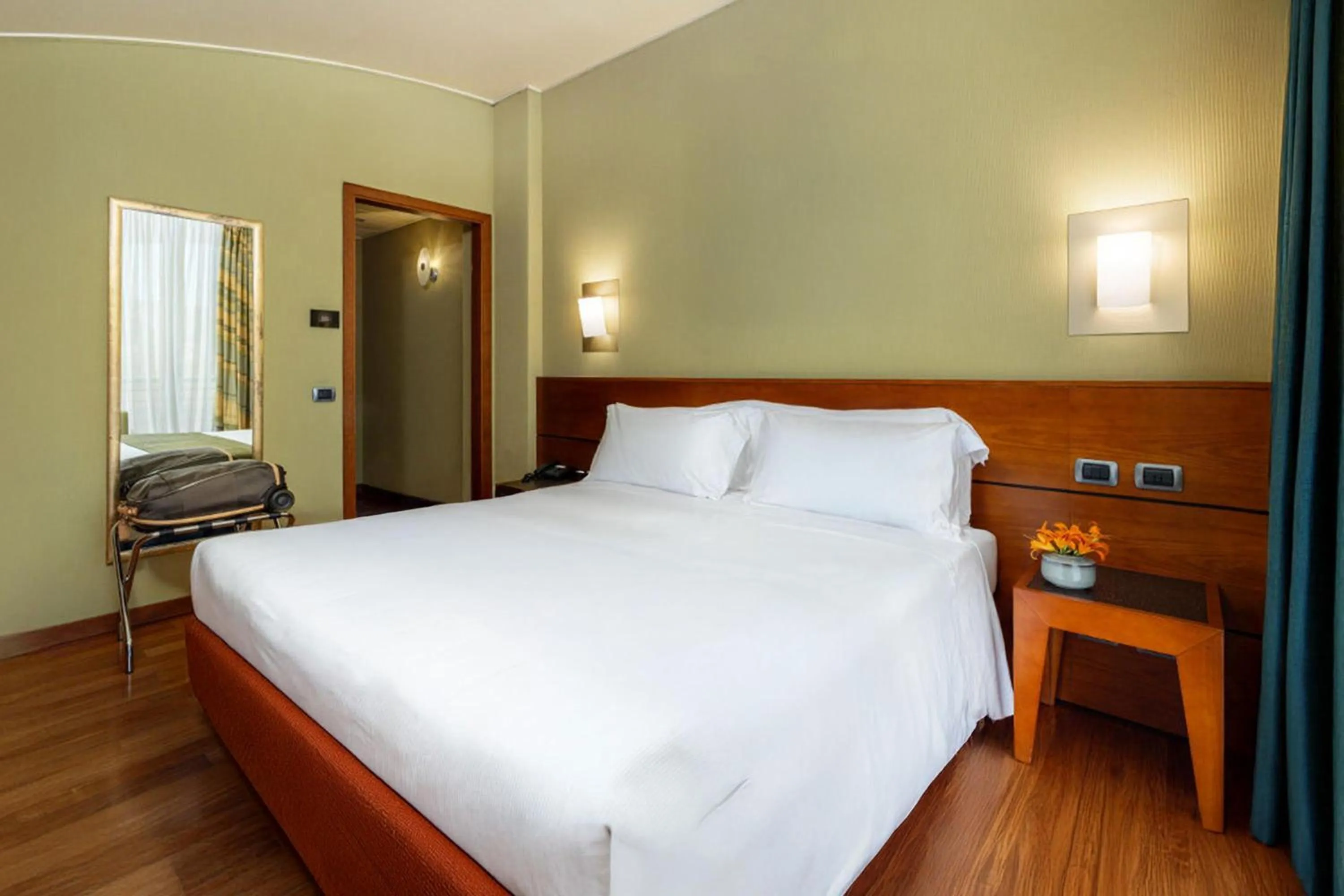 Photo of the whole room, Bed in B&B HOTEL Imperia Rossini al Teatro