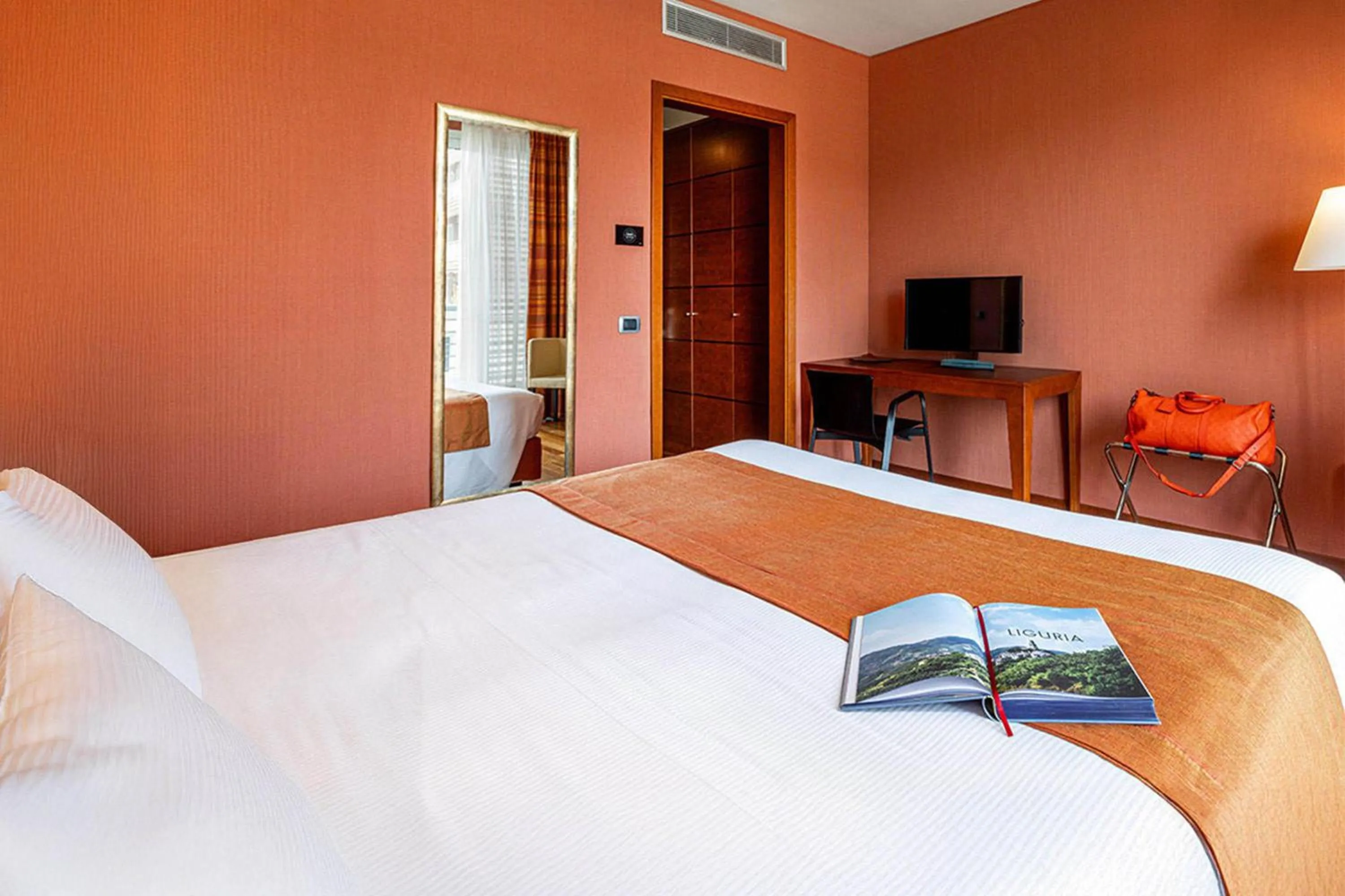 Photo of the whole room, Bed in B&B HOTEL Imperia Rossini al Teatro