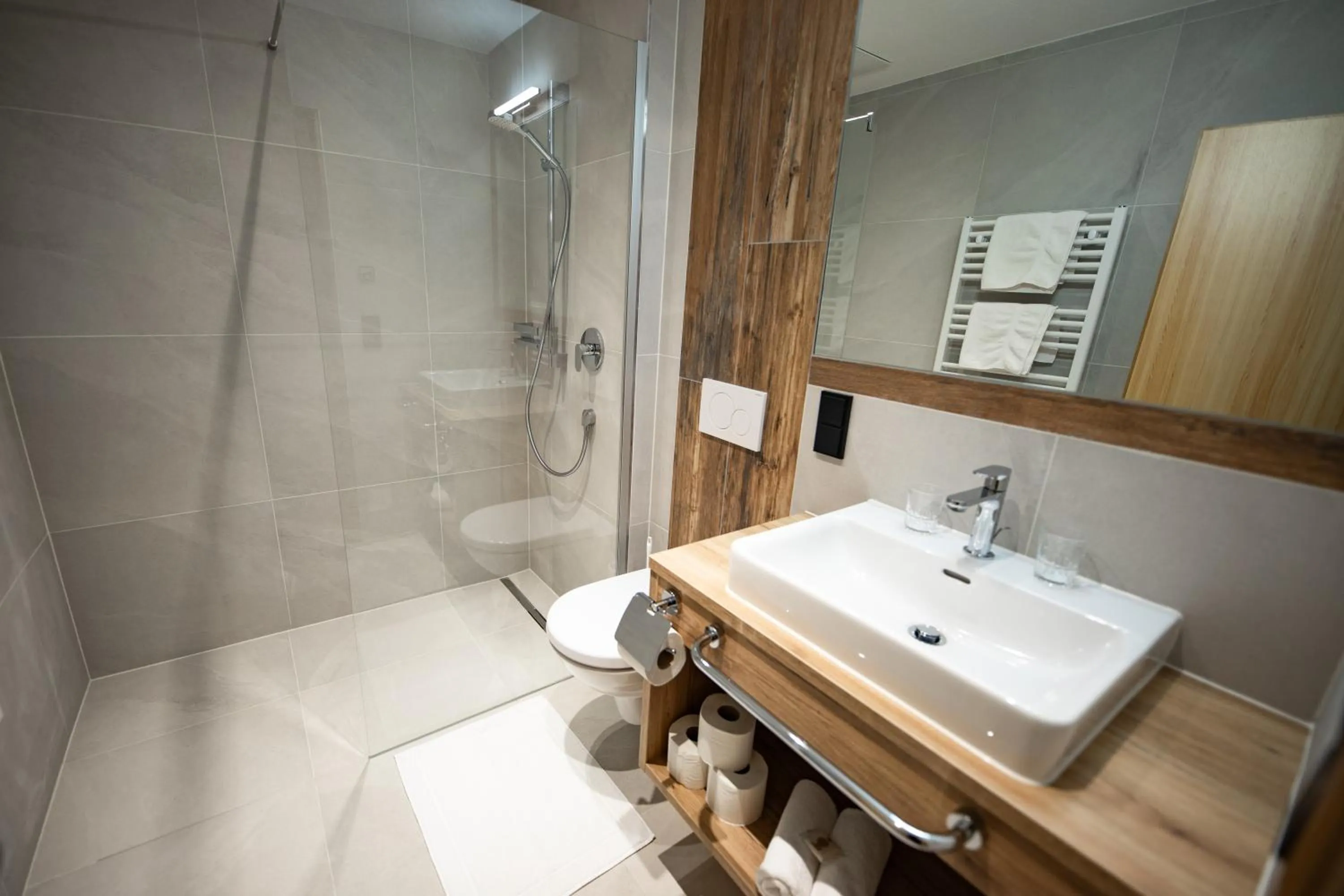 Shower in Dandler - Zimmer und Ferienwohnungen