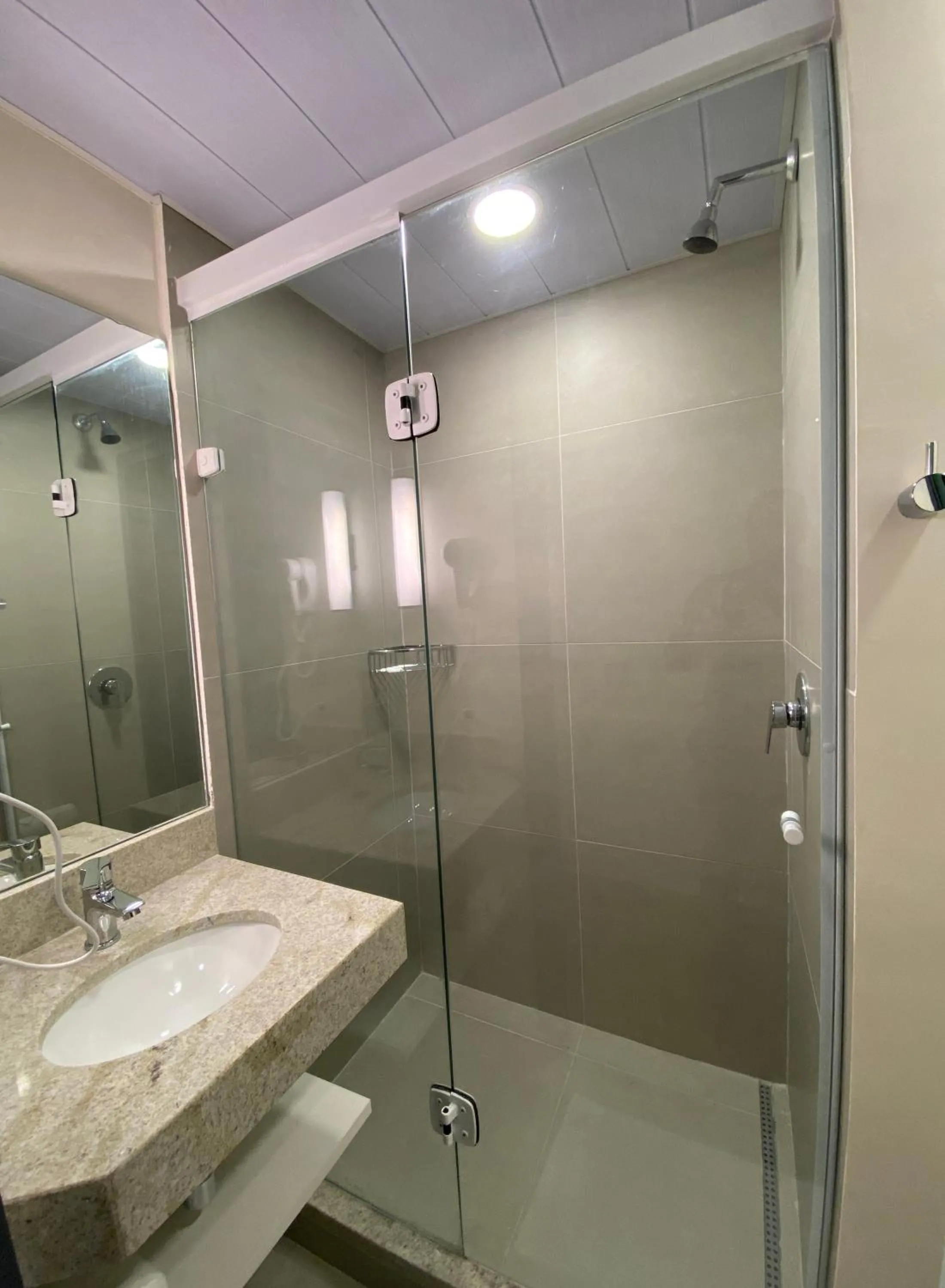 Bathroom in ibis budget Recife Jaboatão