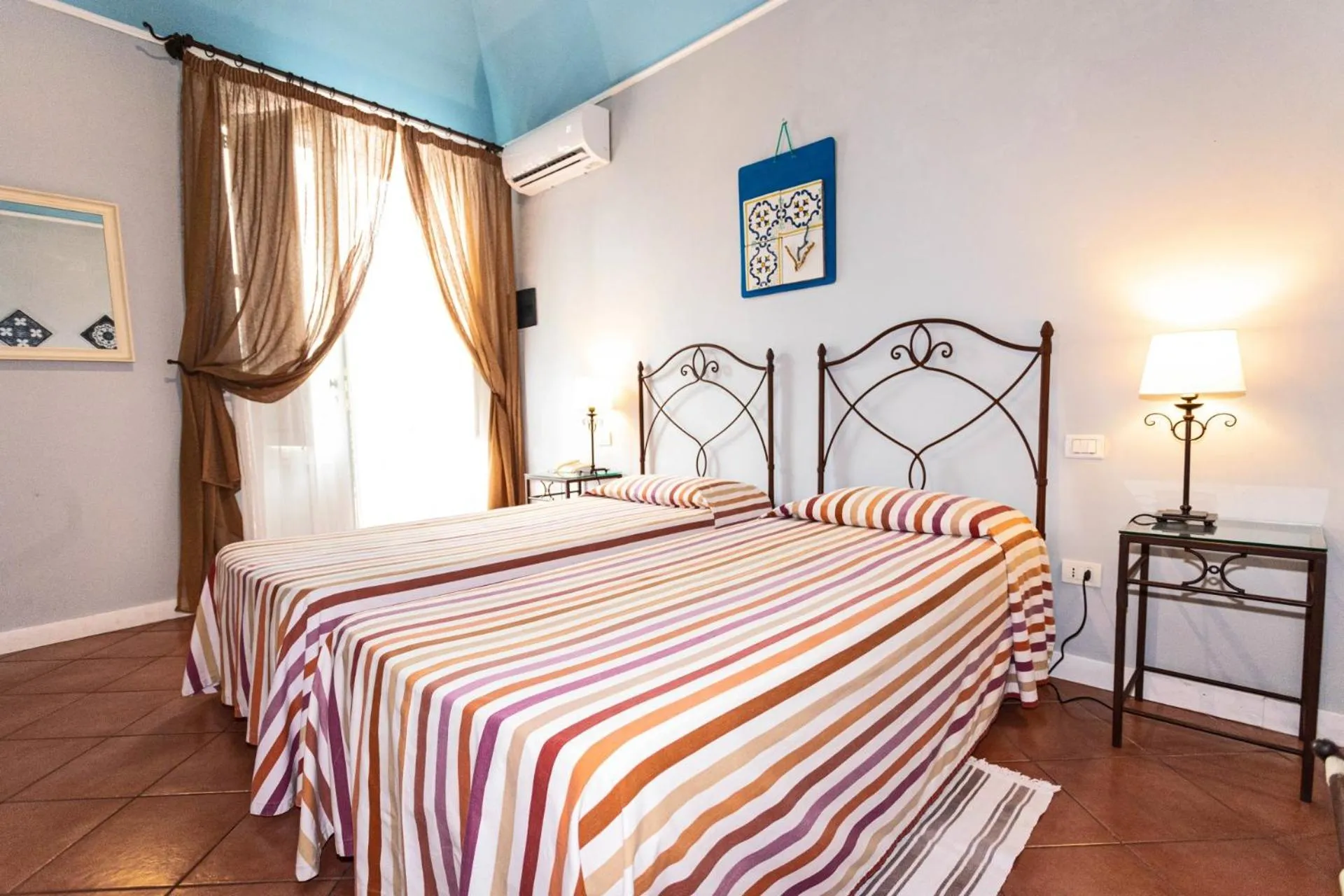 Bed in Etna Hotel