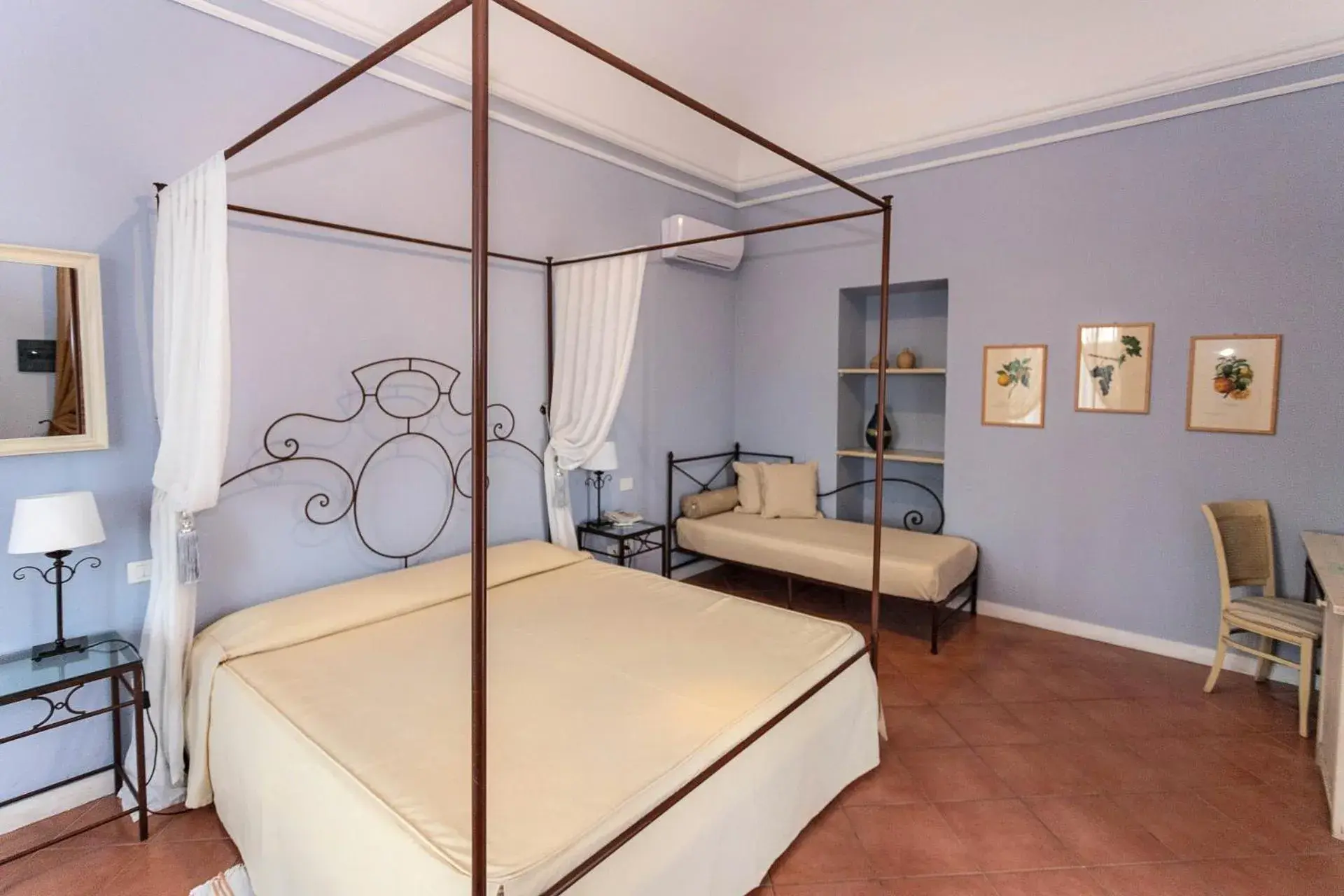 Triple Room in Etna Hotel Triple Room in Etna Hotel