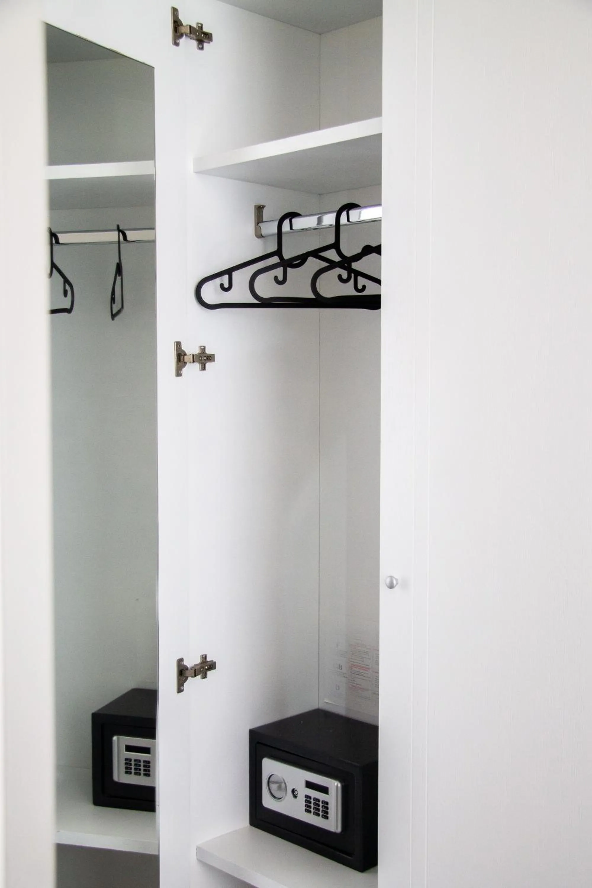 wardrobe in Pisacane Family