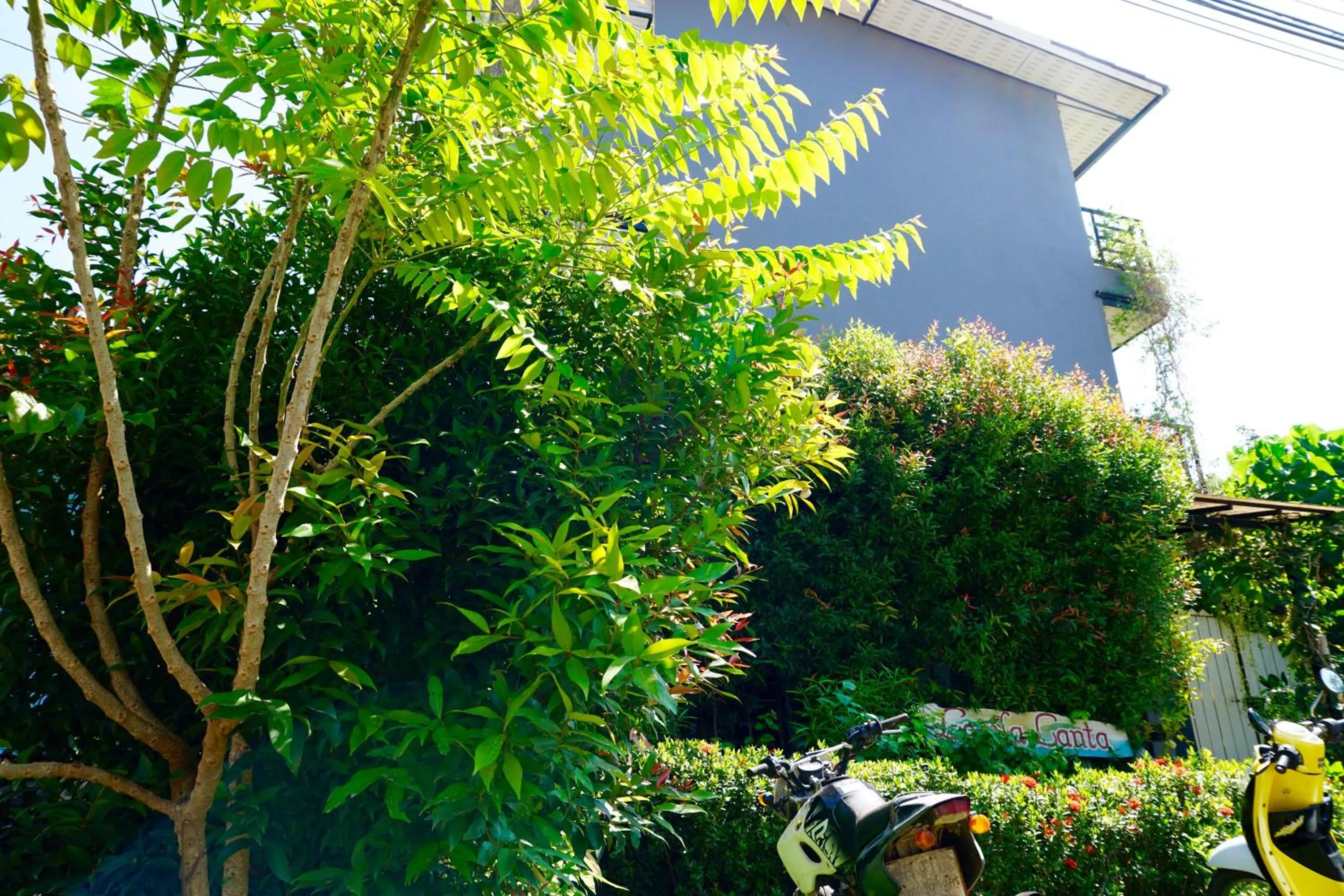 Facade/entrance in Lom La Lanta