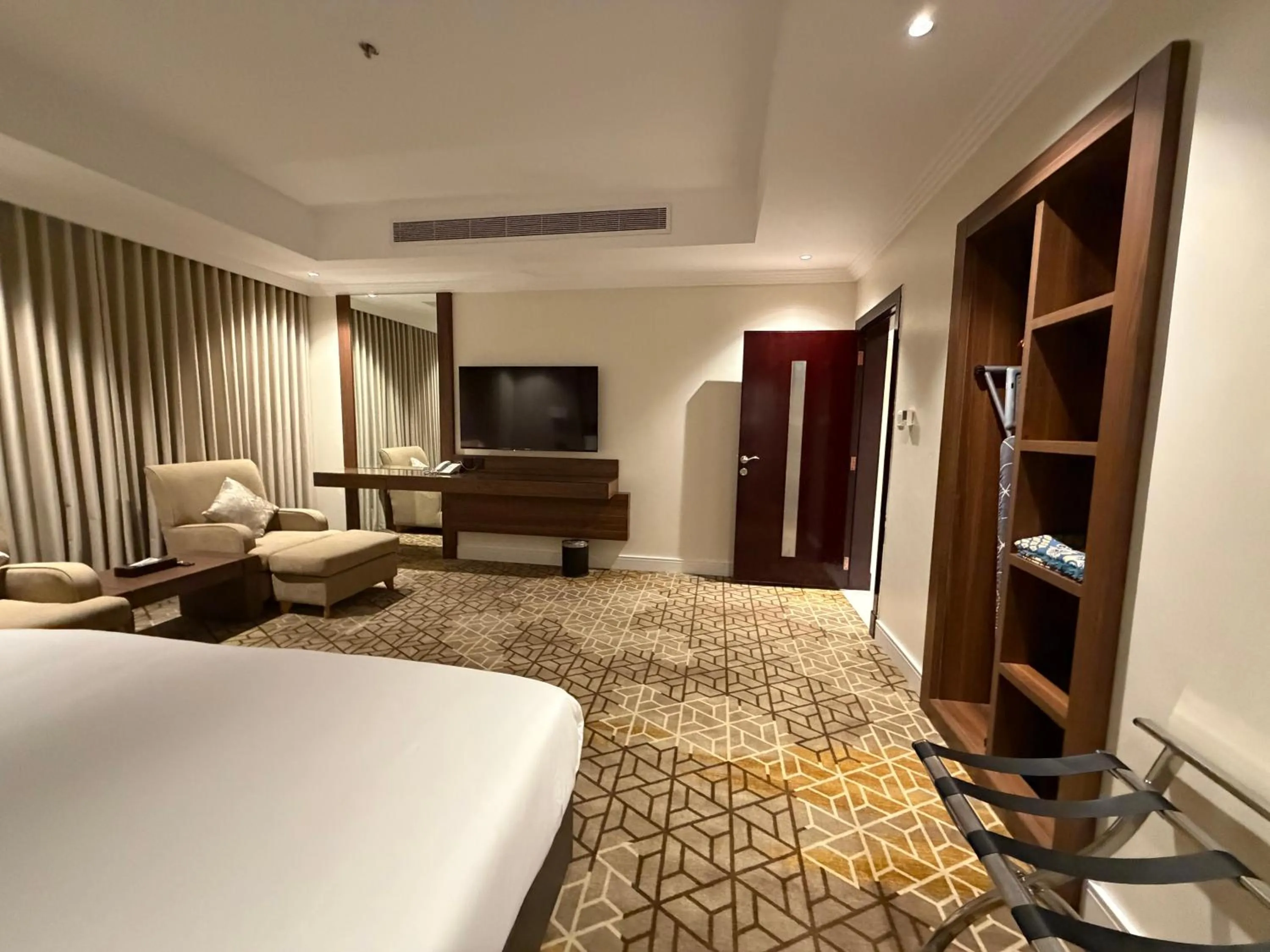 TV and multimedia, Bed in Quiet Dreams - Serviced Apartments King abdul Aziz Street Branch