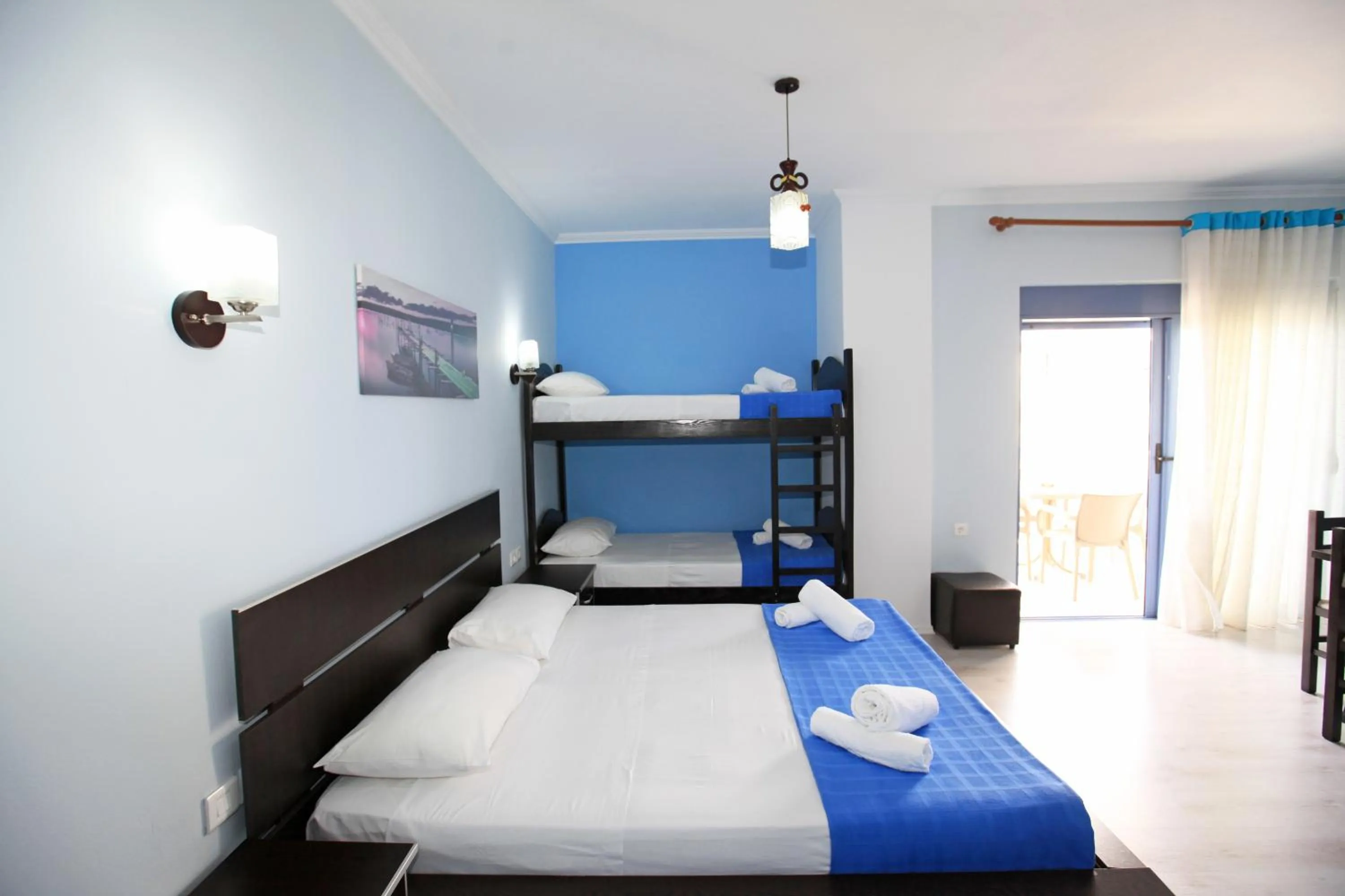 Photo of the whole room, Bed in Keos Hotel