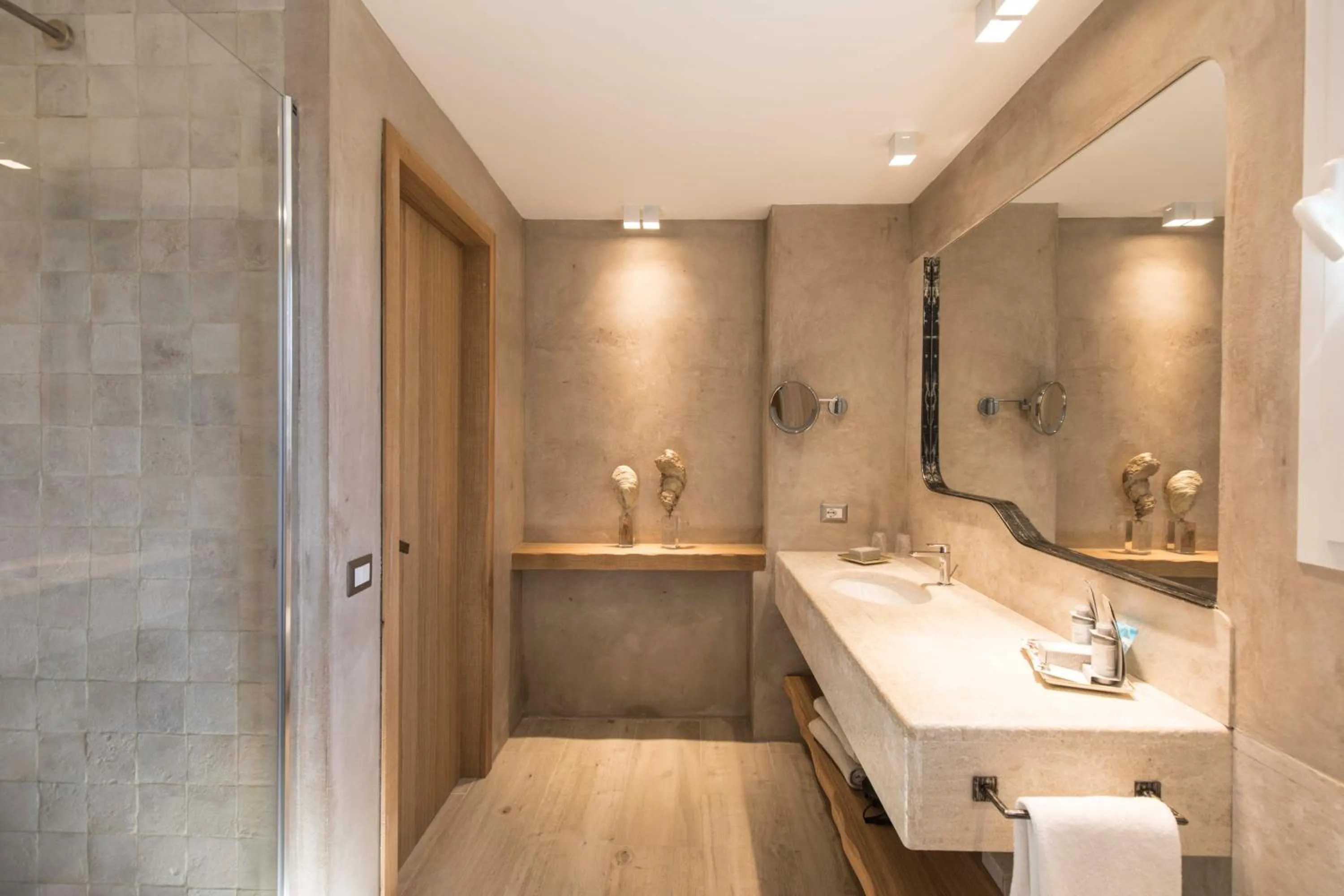 Shower in Hotel Grand Relais Dei Nuraghi