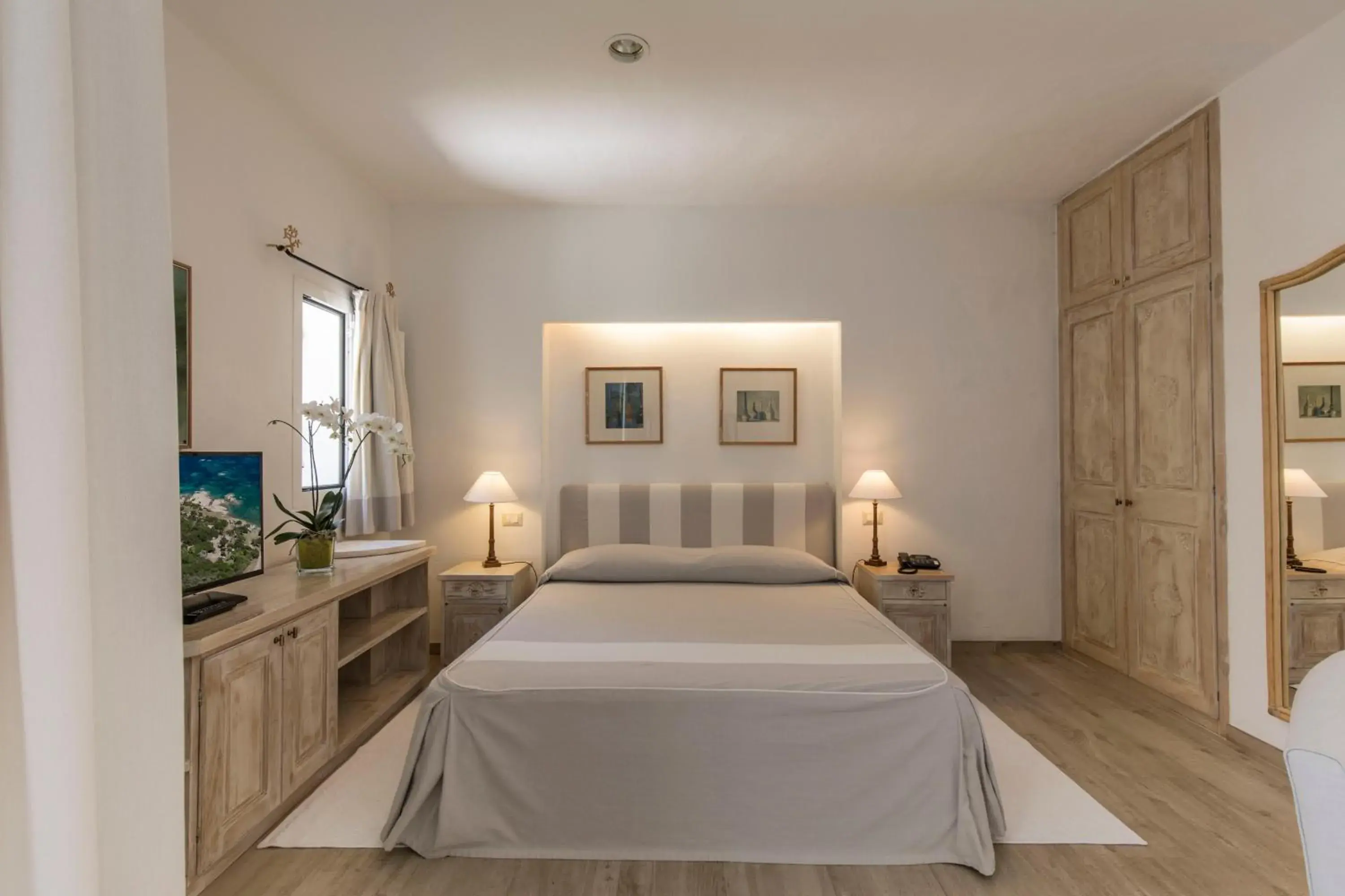 Junior Suite with Garden View in Hotel Grand Relais Dei Nuraghi Junior Suite with Garden View in Hotel Grand Relais Dei Nuraghi