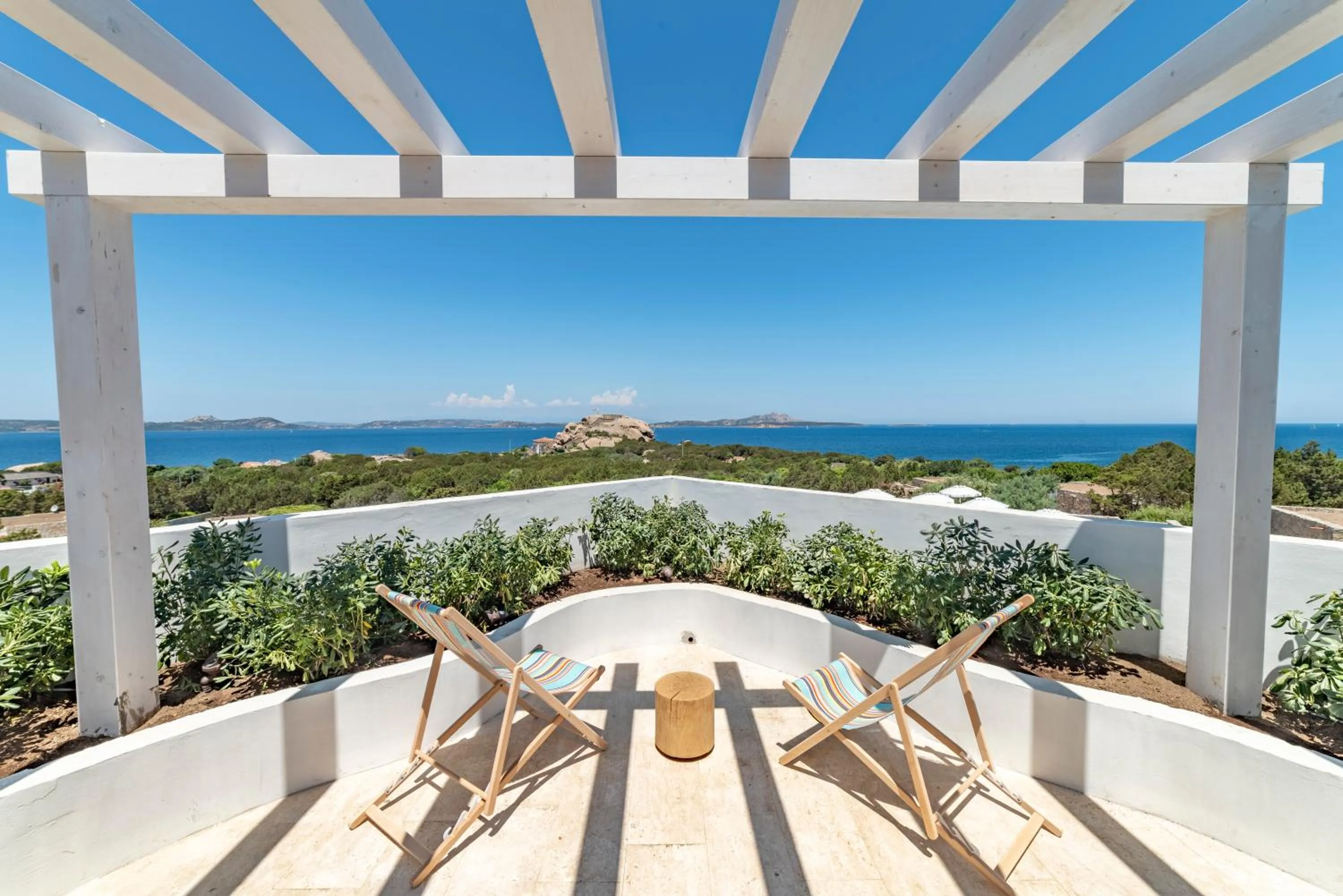 Patio in Hotel Grand Relais Dei Nuraghi