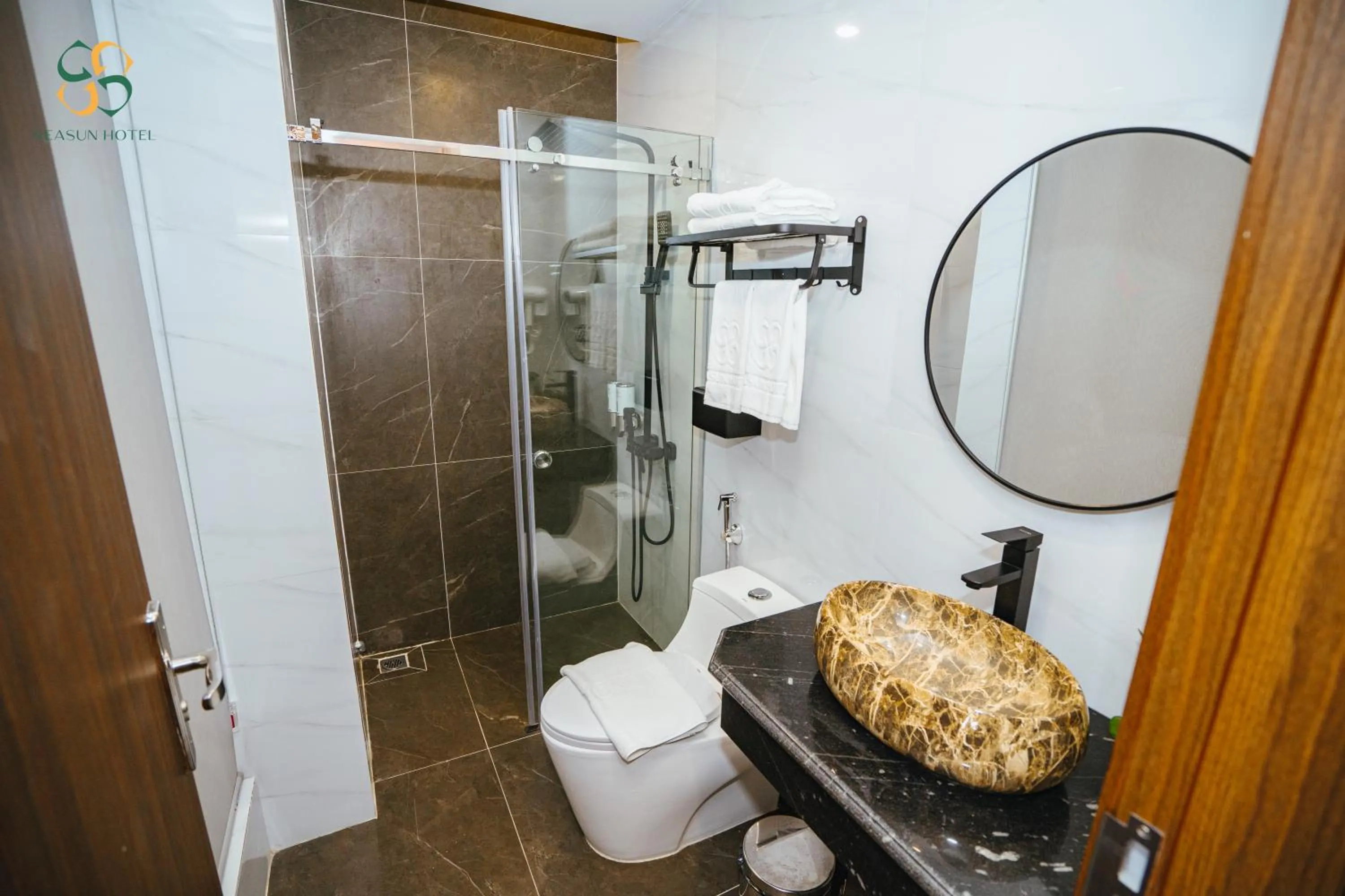 Shower in Ha Long Seasun Hotel