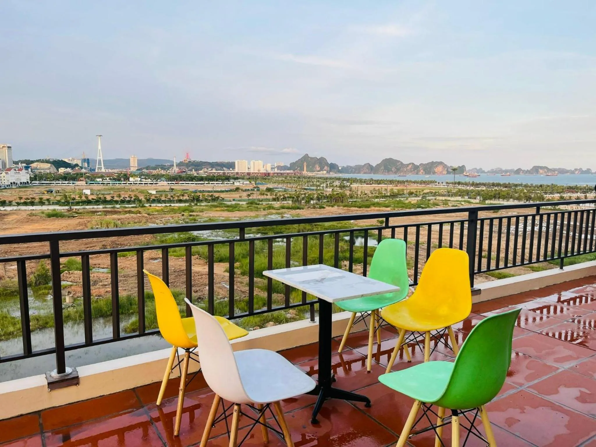 Balcony/Terrace in Ha Long Seasun Hotel