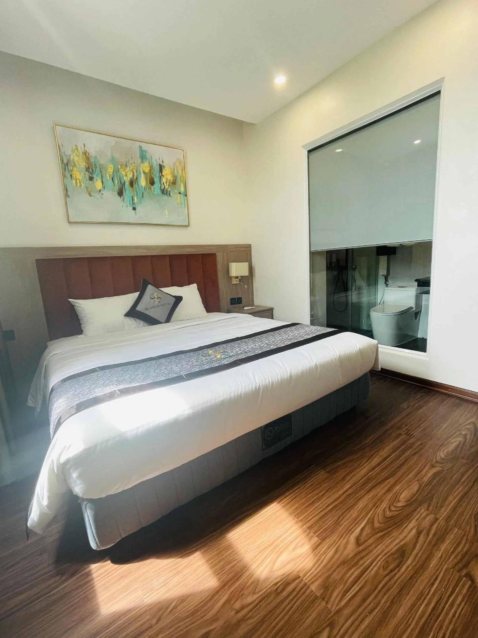 Bedroom, Bed in Ha Long Seasun Hotel