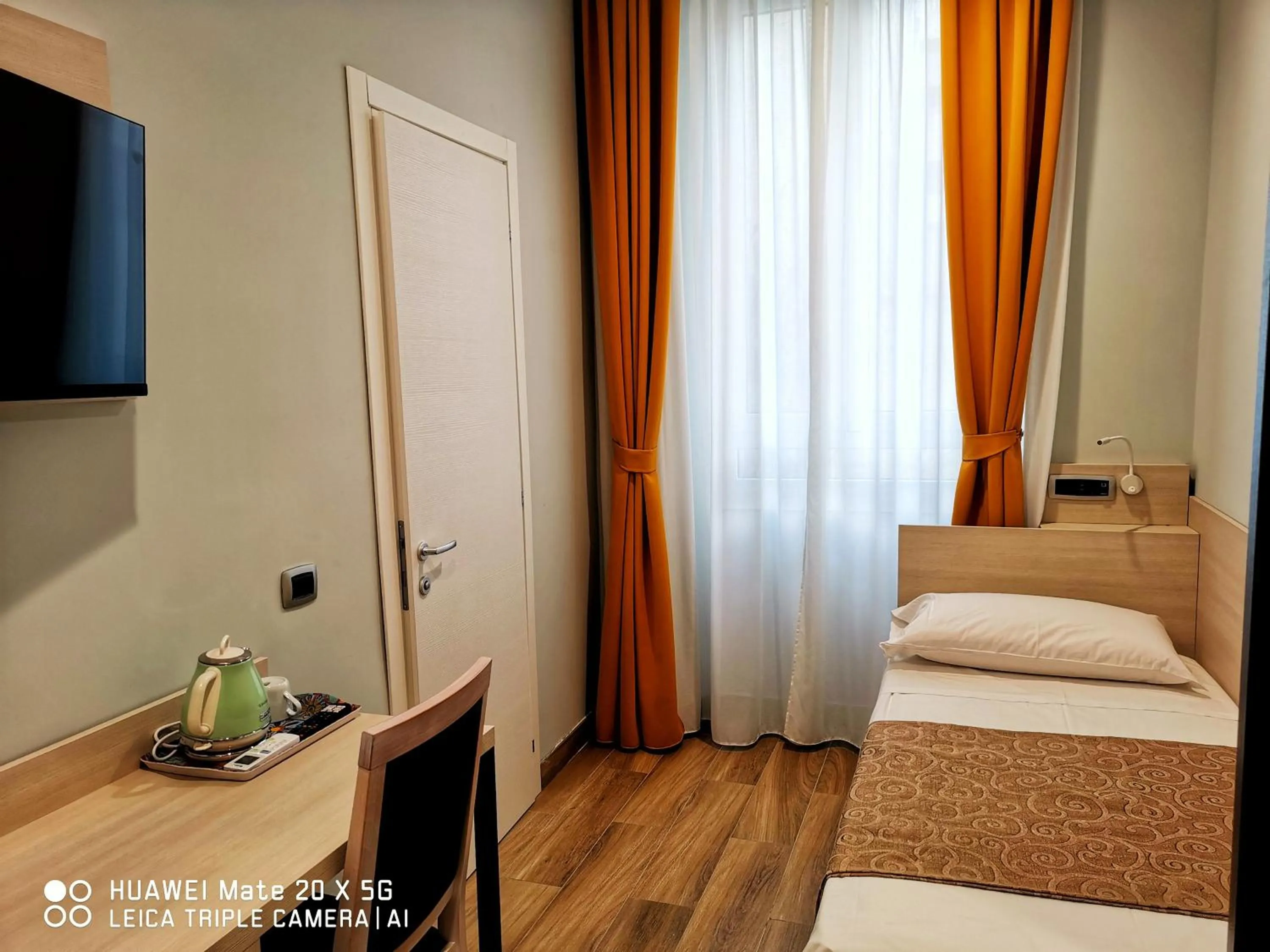 Coffee/tea facilities, Bed in CSI Group - Hotel Central Station