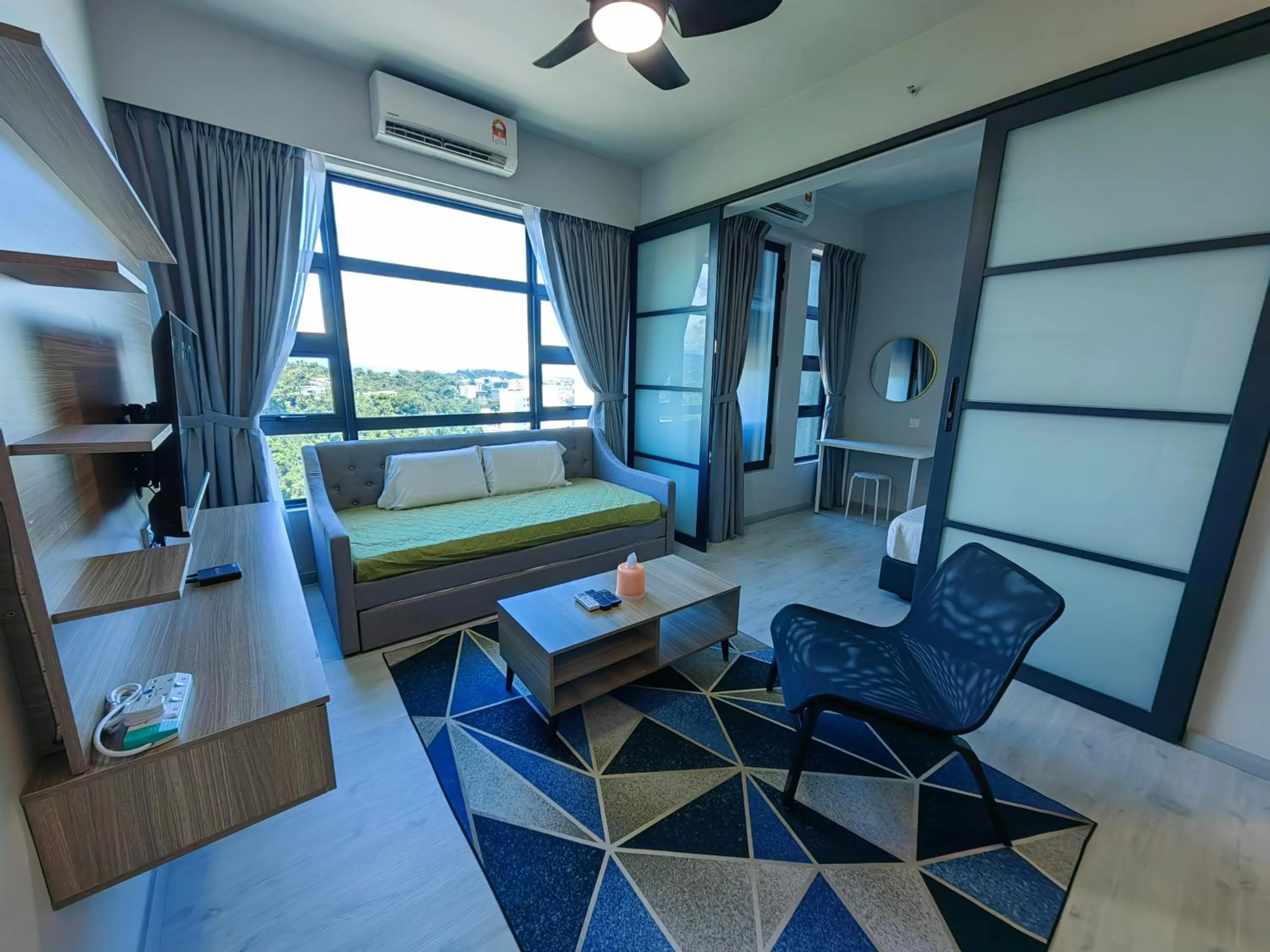 Bed in Jesselton Quay Citypads