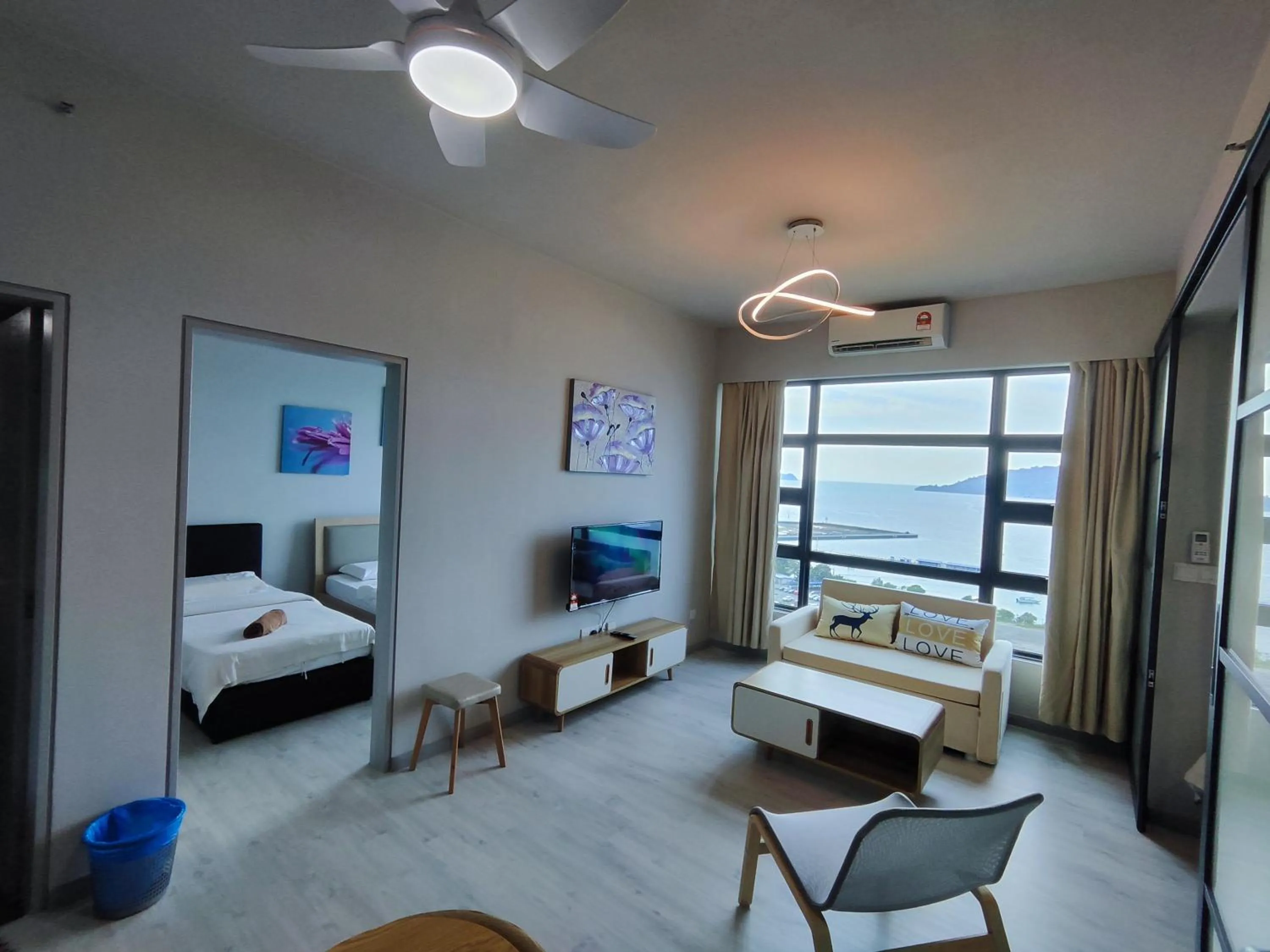 Bed in Jesselton Quay Citypads