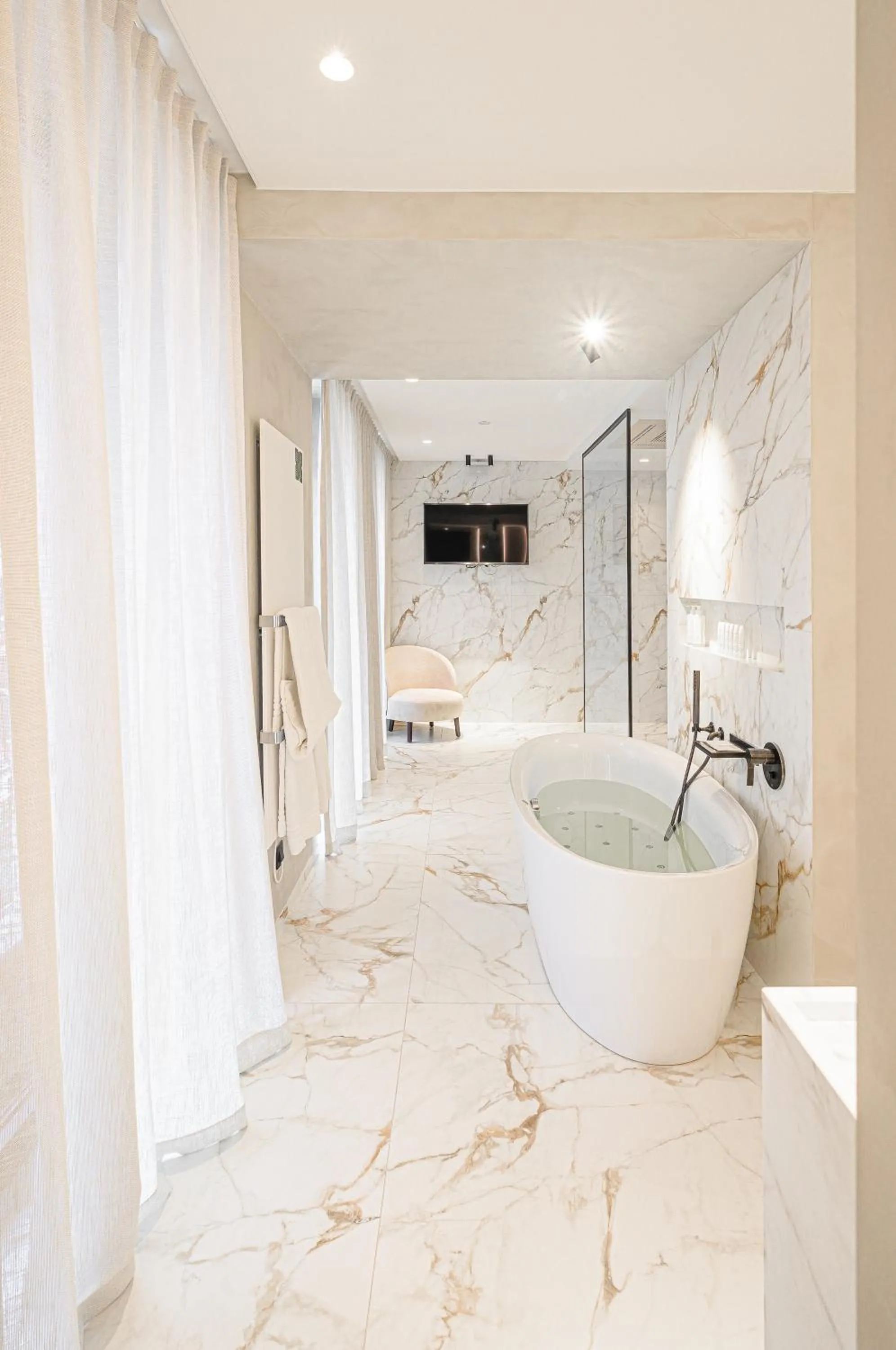 Bathroom, Bed in The CORNR Hotel