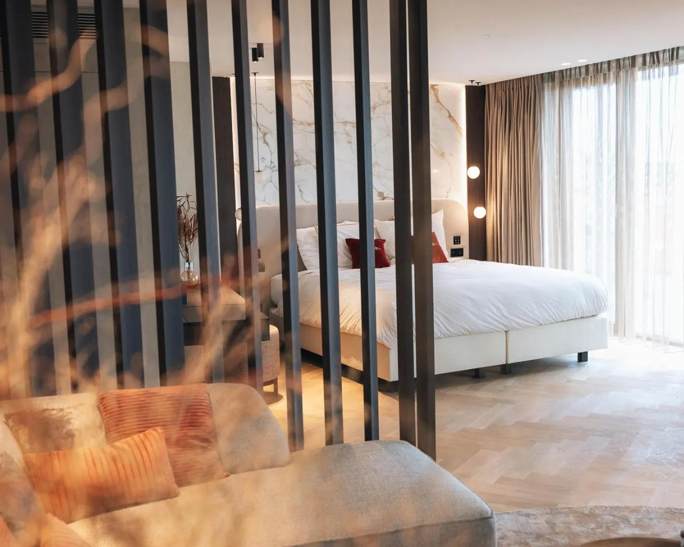 Seating area, Bed in The CORNR Hotel