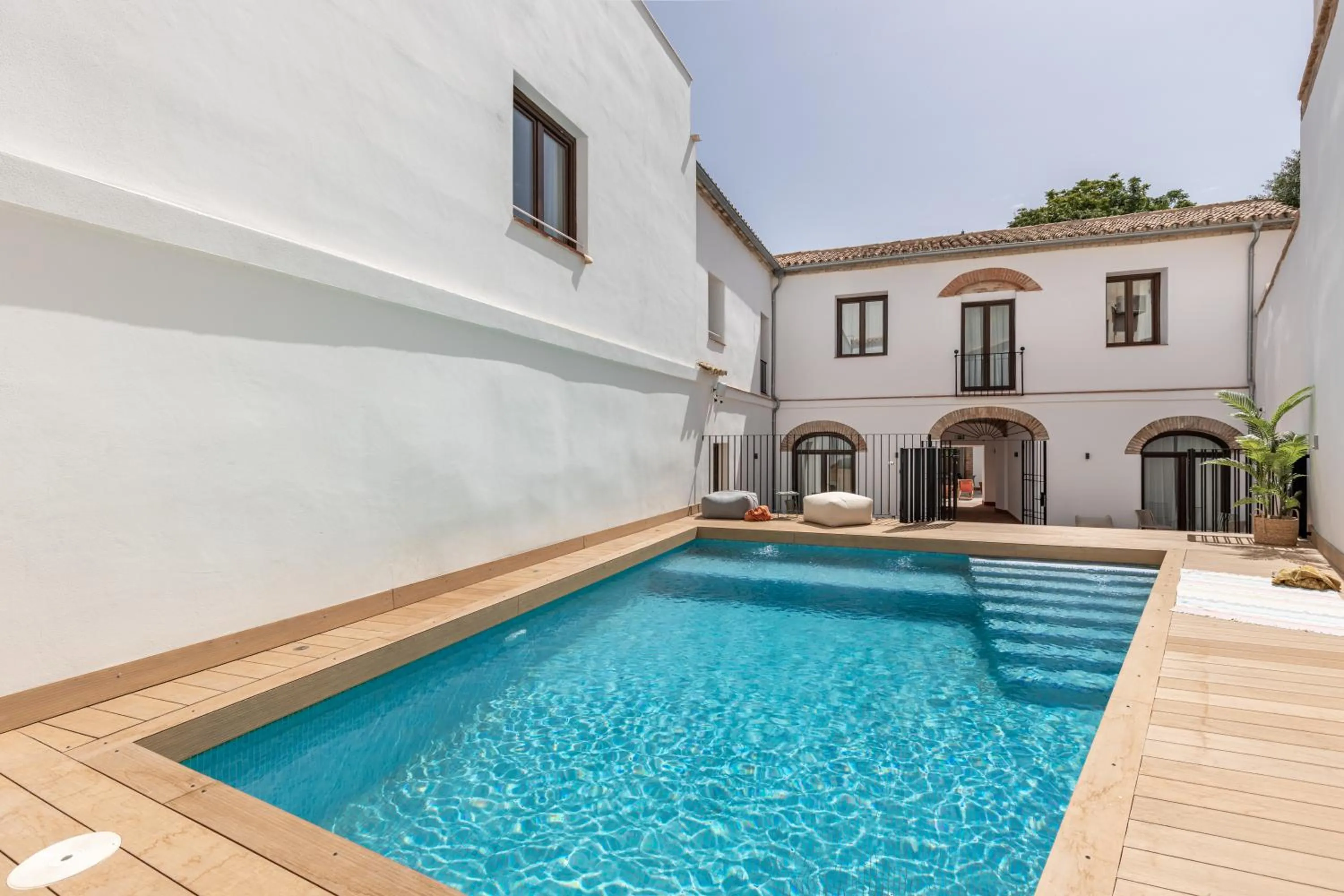Swimming pool in Líbere Córdoba Patio Santa Marta