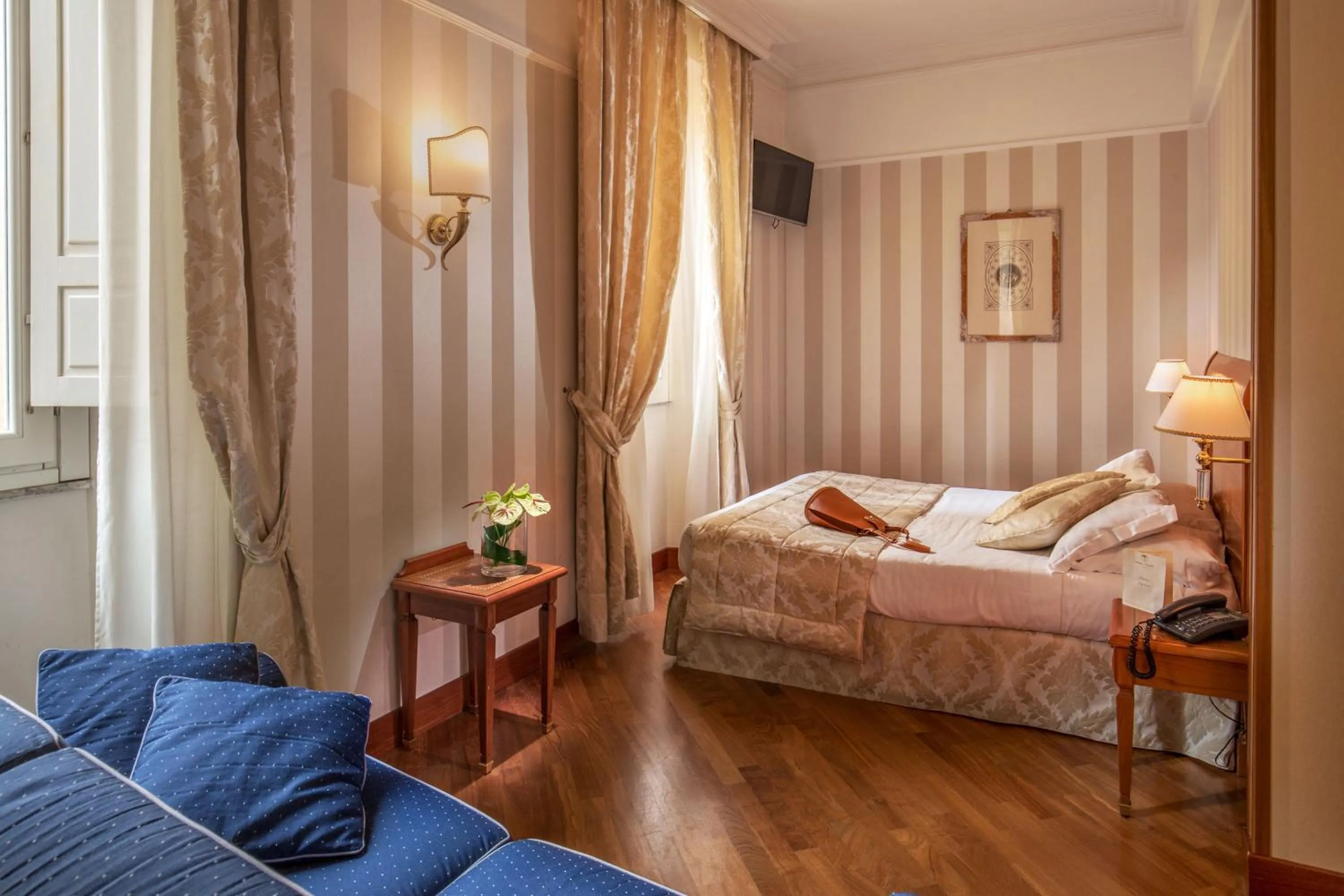 Photo of the whole room, Bed in Albergo Ottocento