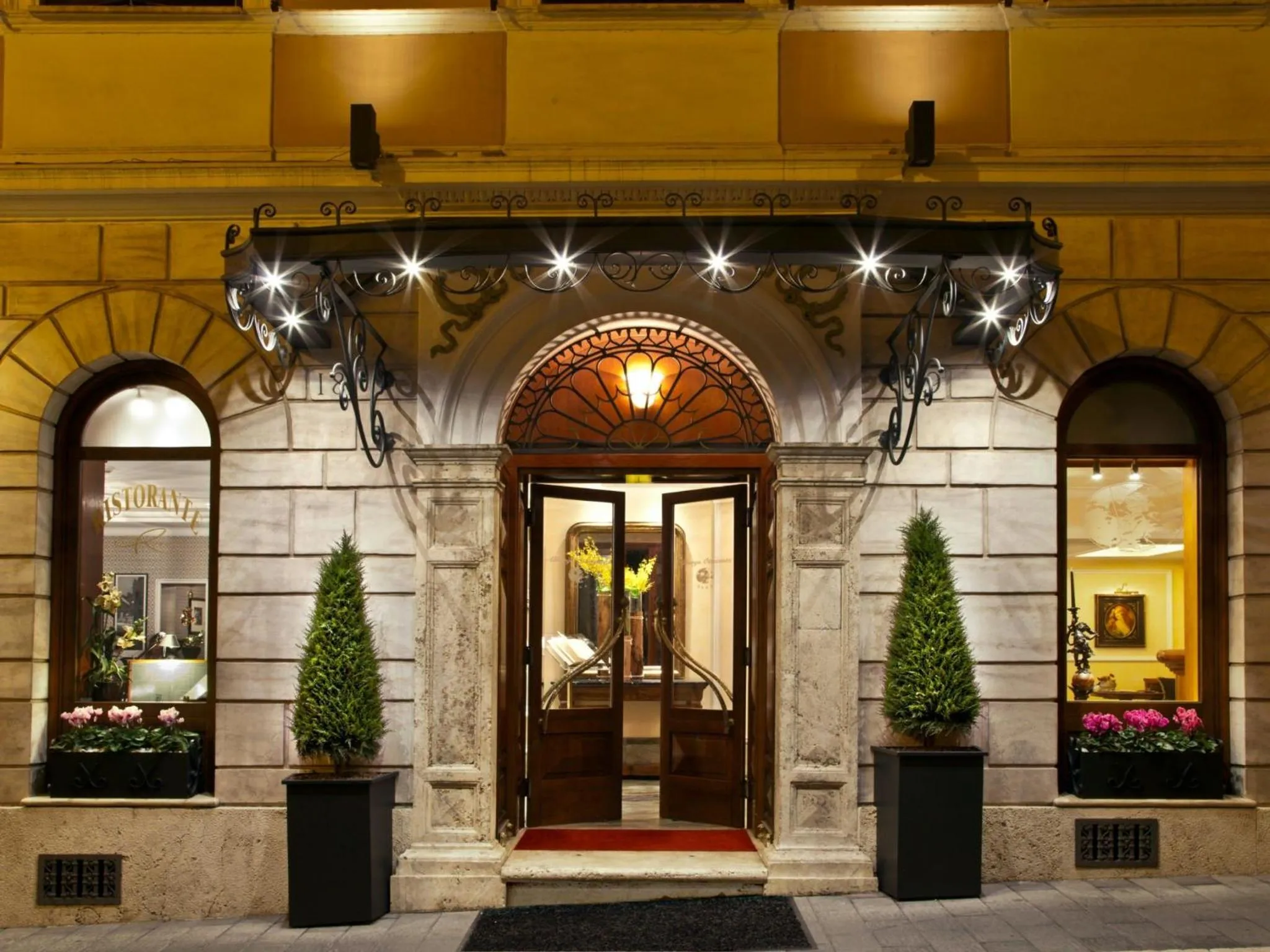 Facade/entrance in Albergo Ottocento