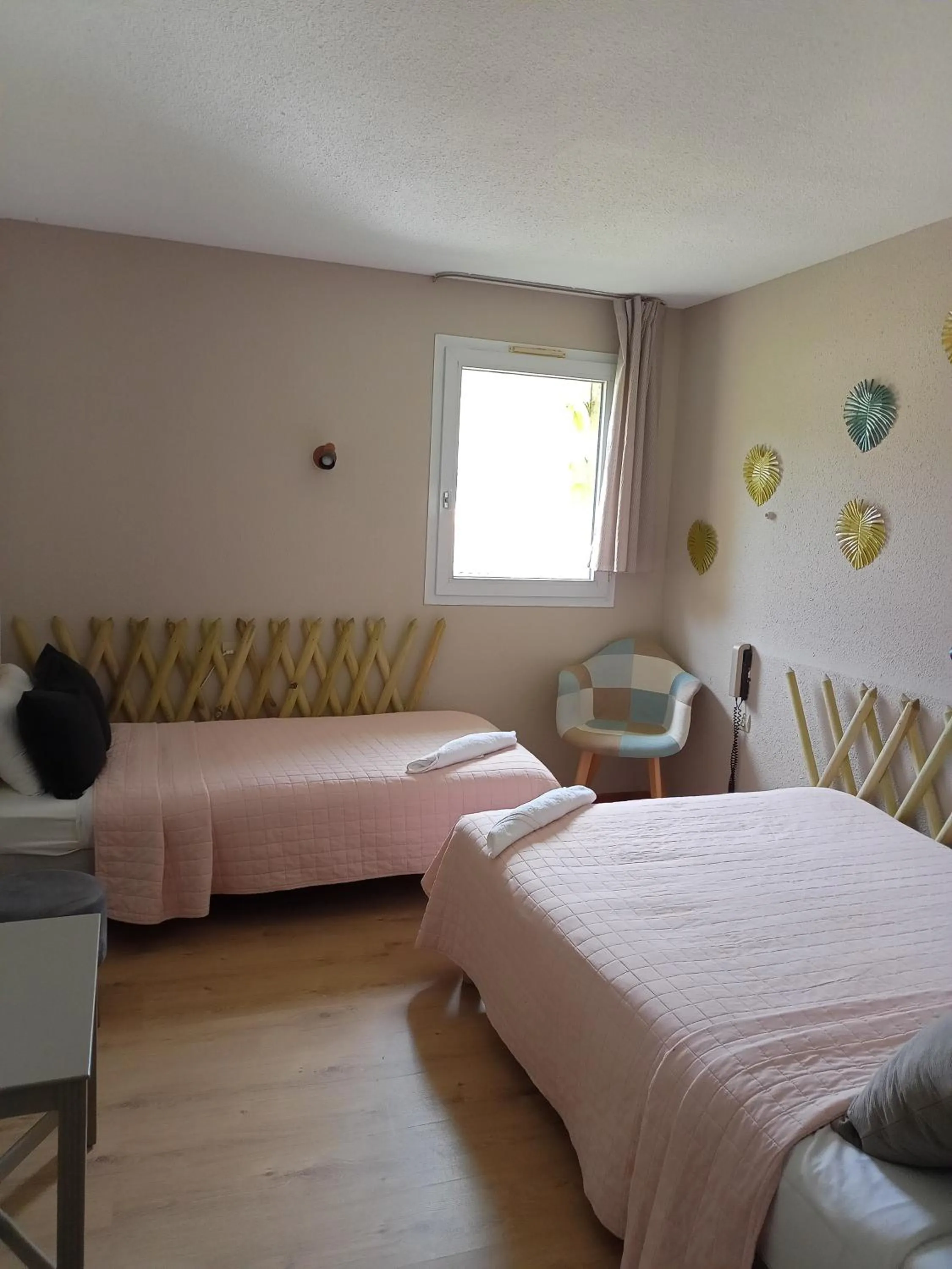 Bed in Bel Hotel Restaurant la Gentilhommière