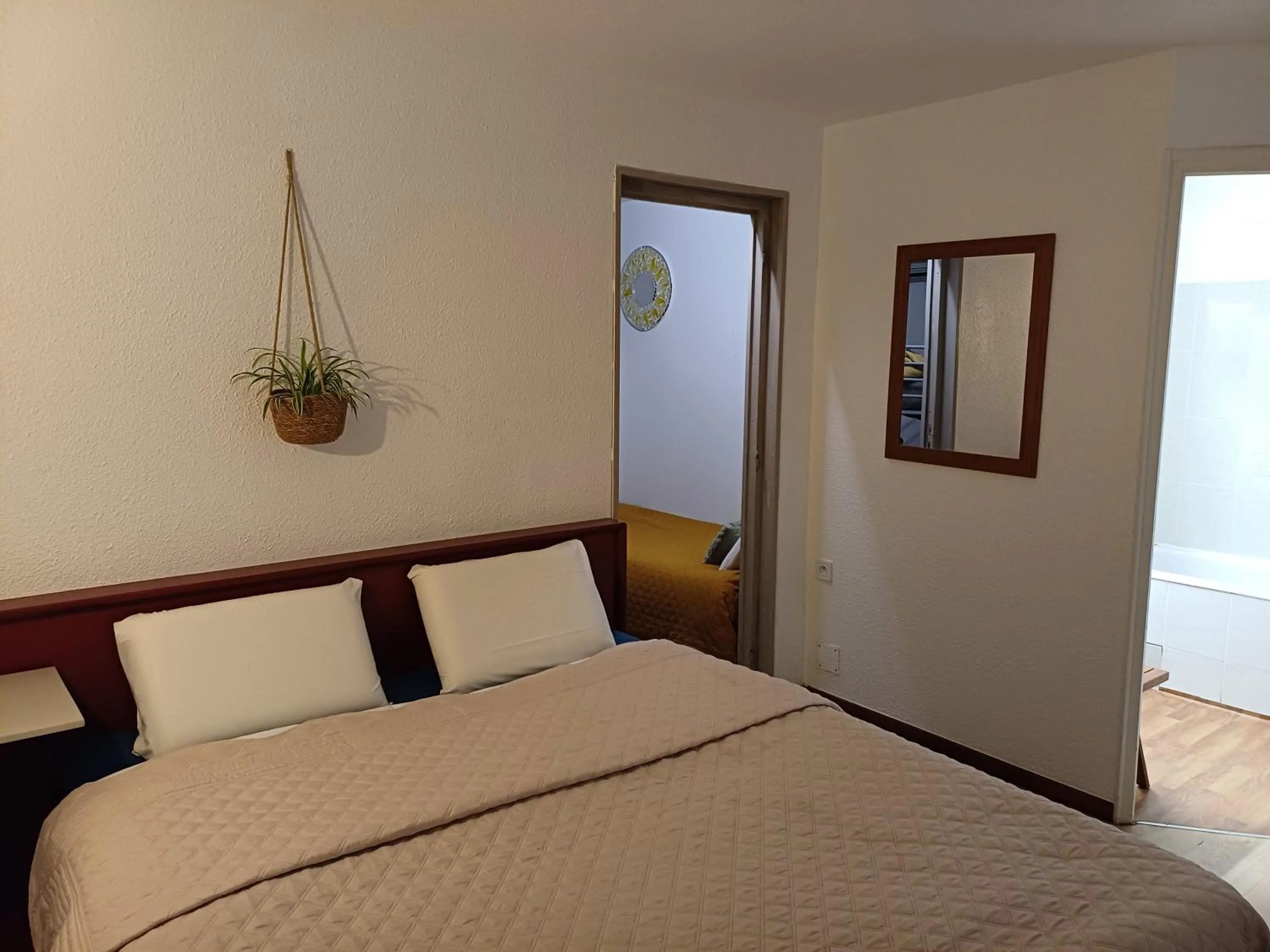 Bed in Bel Hotel Restaurant la Gentilhommière