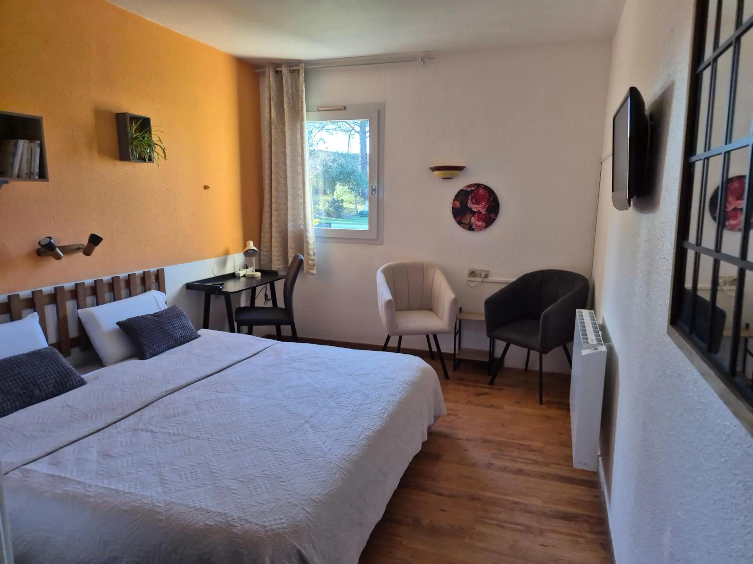 Seating area, Bed in Bel Hotel Restaurant la Gentilhommière