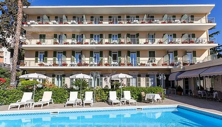 Property building in Hotel Paradiso