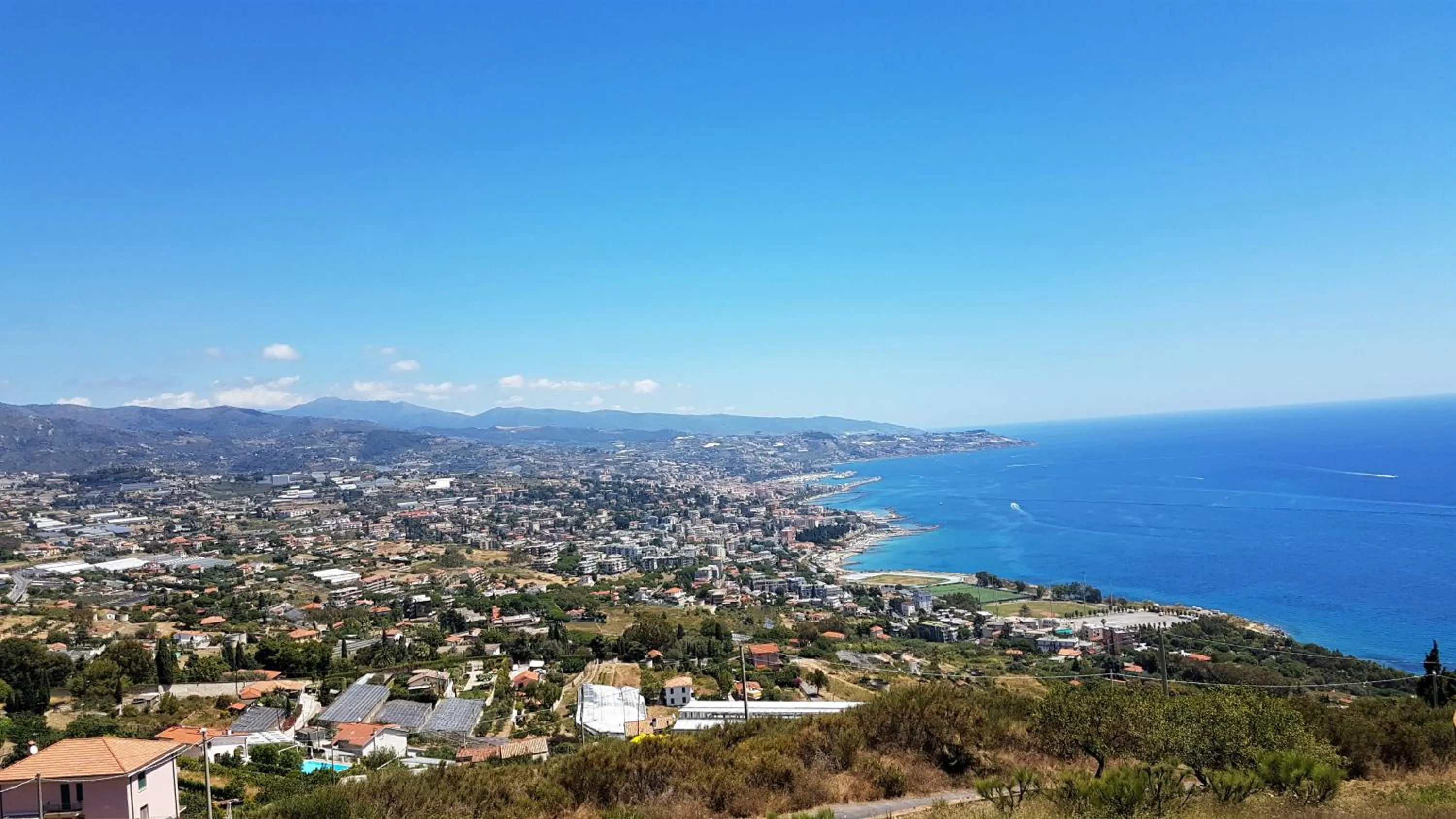 Spring in Hotel Paradiso