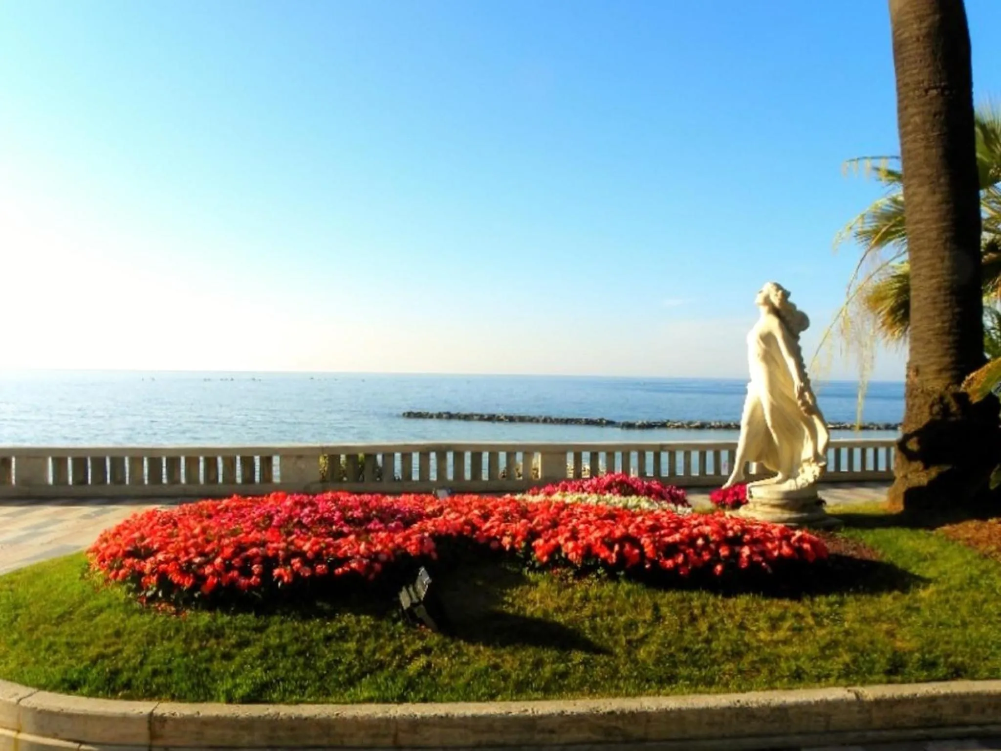 Spring in Hotel Paradiso