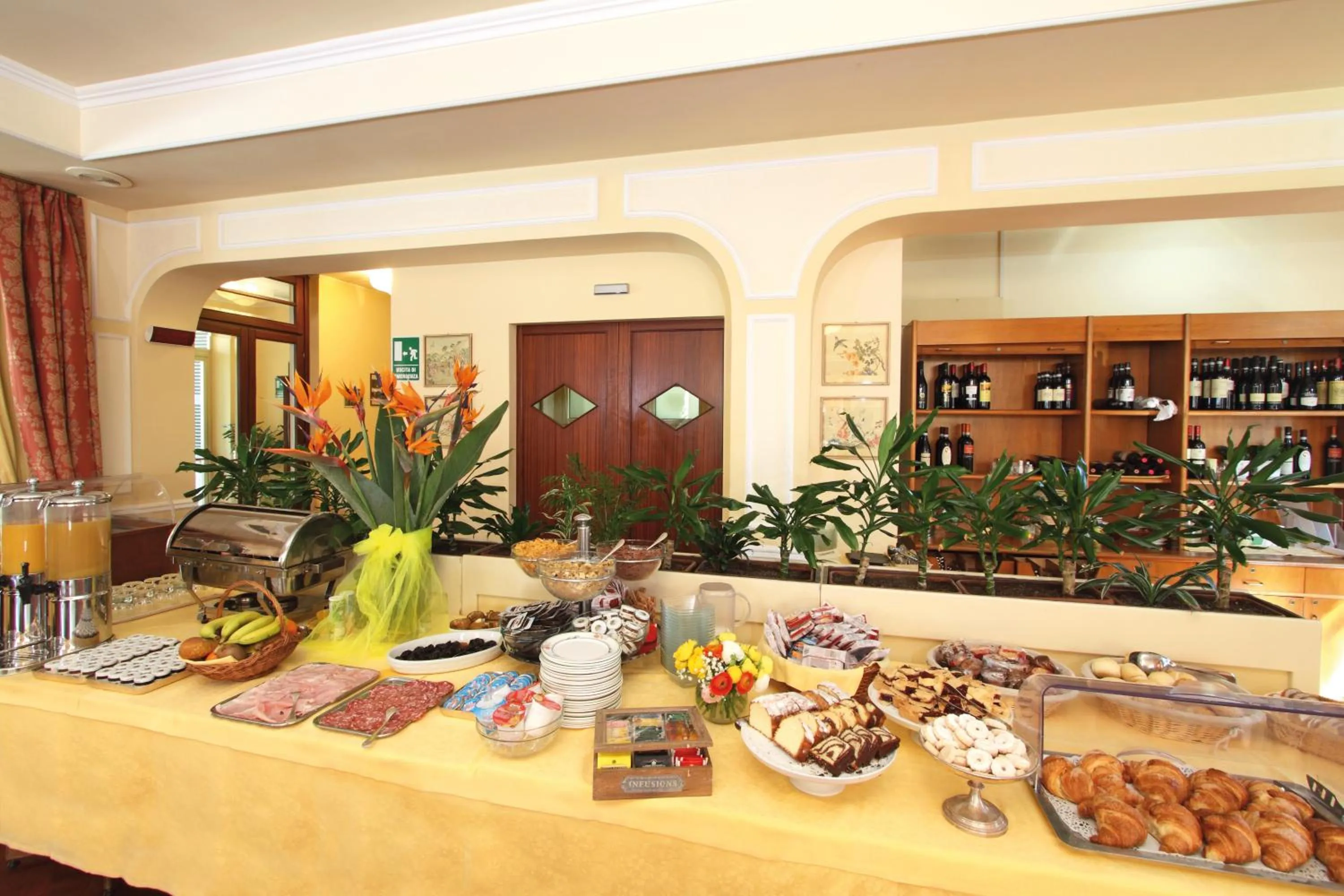 Breakfast in Hotel Paradiso