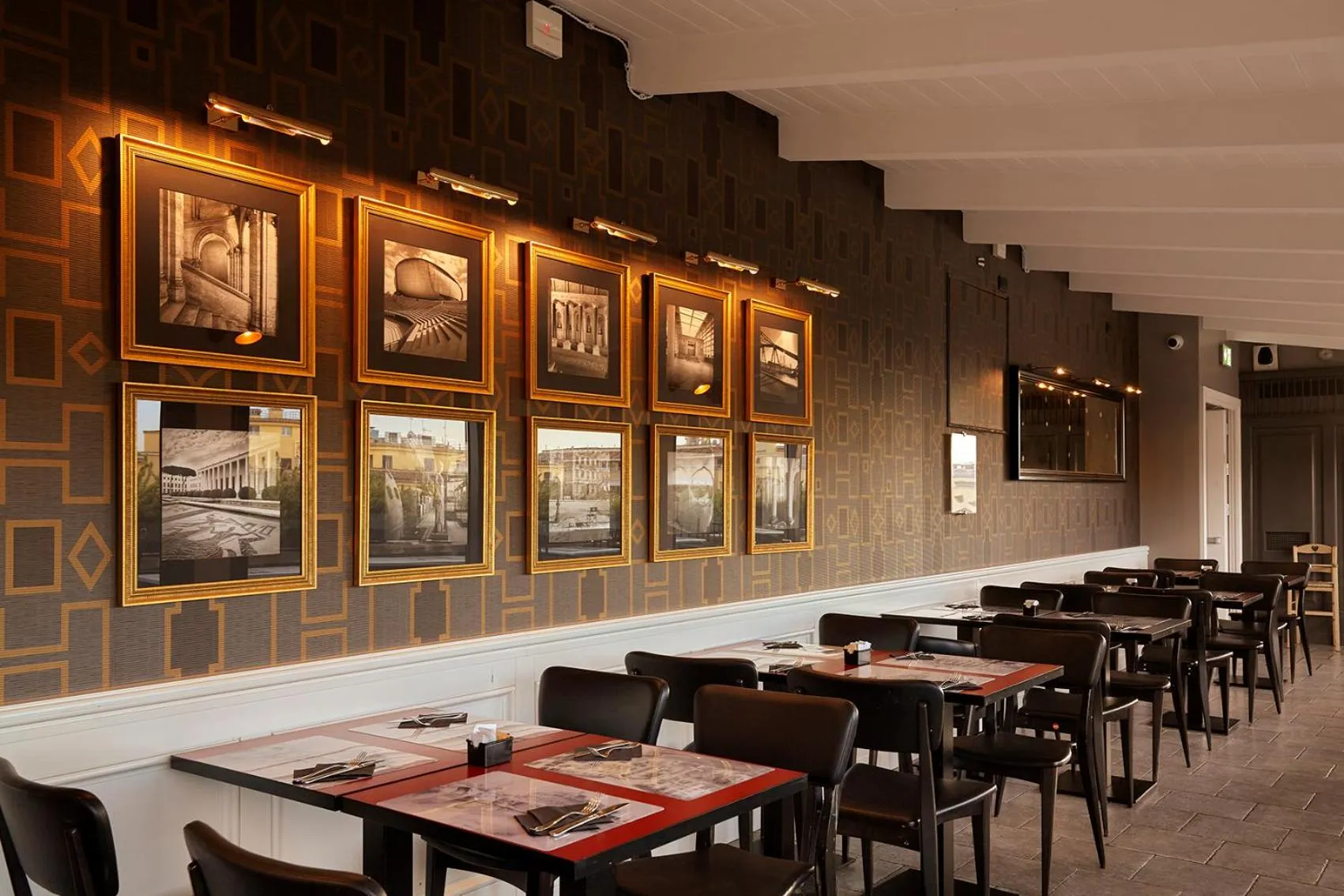 Breakfast in Trianon Borgo Pio Aparthotel