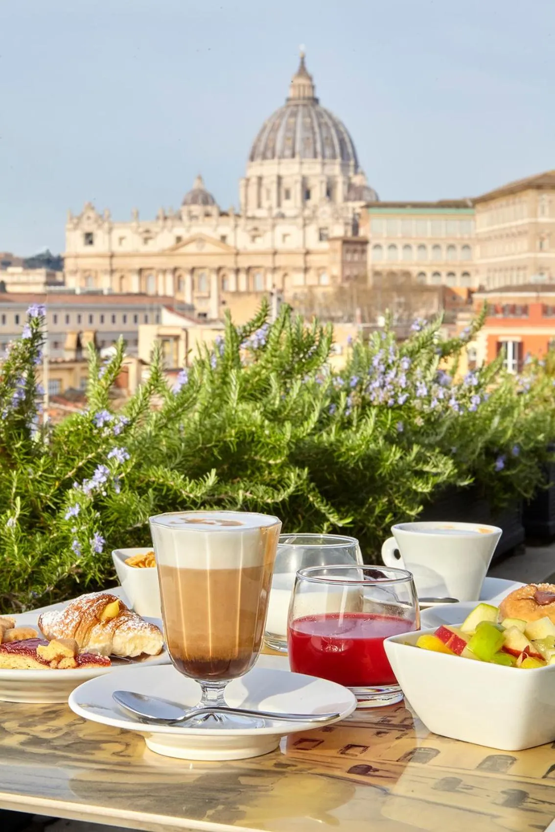 Breakfast in Trianon Borgo Pio Aparthotel