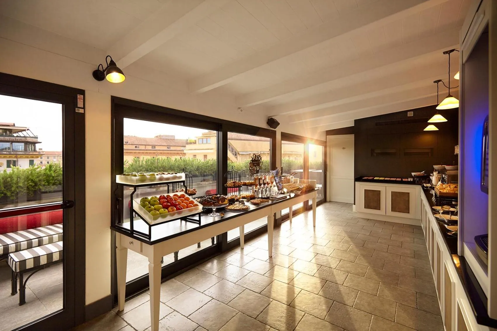 Breakfast in Trianon Borgo Pio Aparthotel