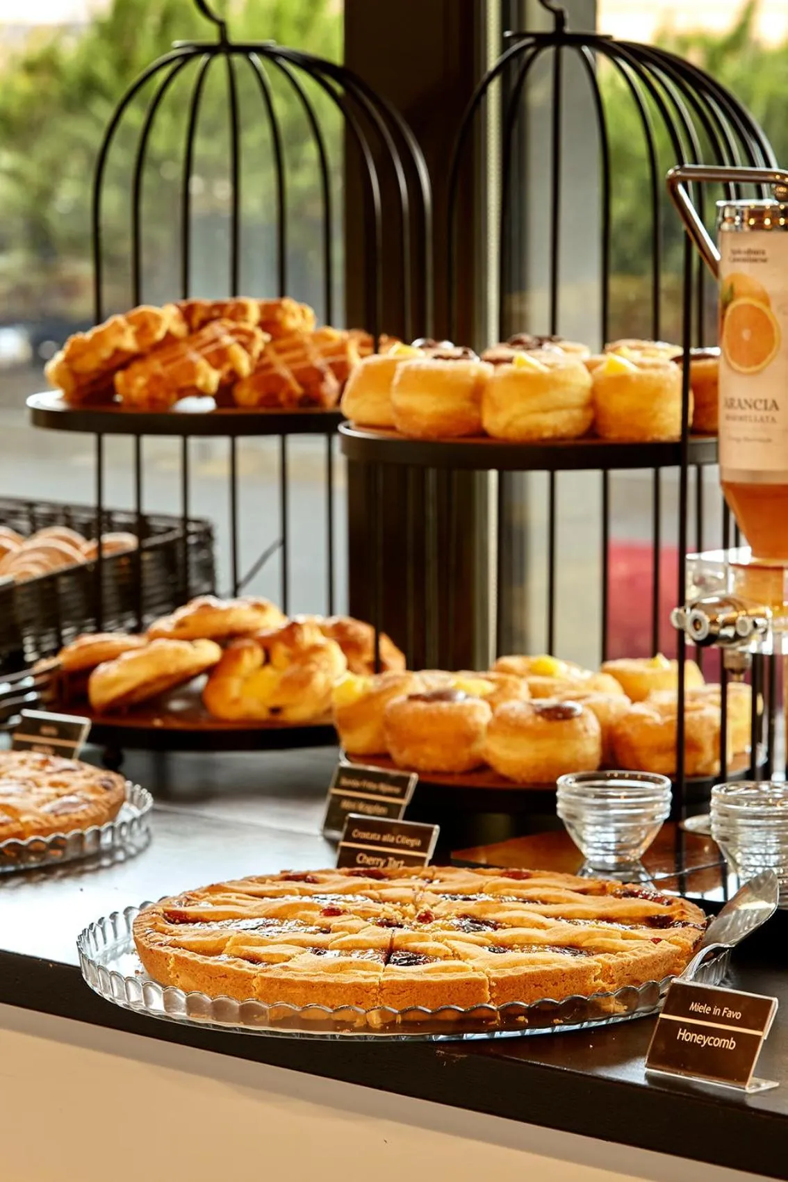 Buffet breakfast in Trianon Borgo Pio Aparthotel