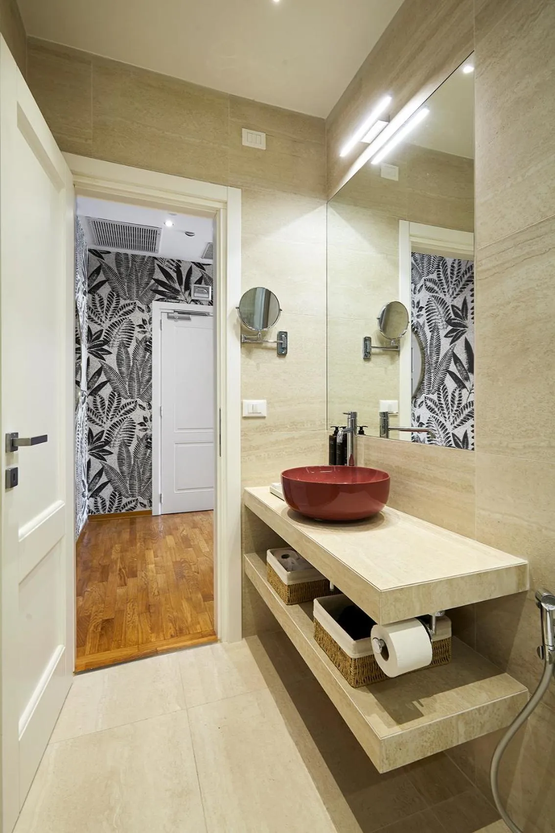 Bathroom in Trianon Borgo Pio Aparthotel