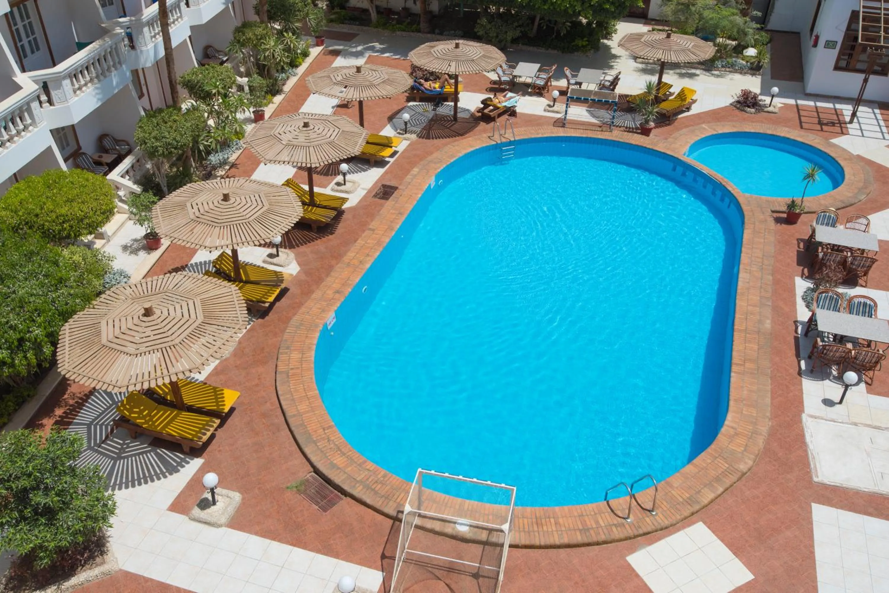 Pool view in Zak Inn