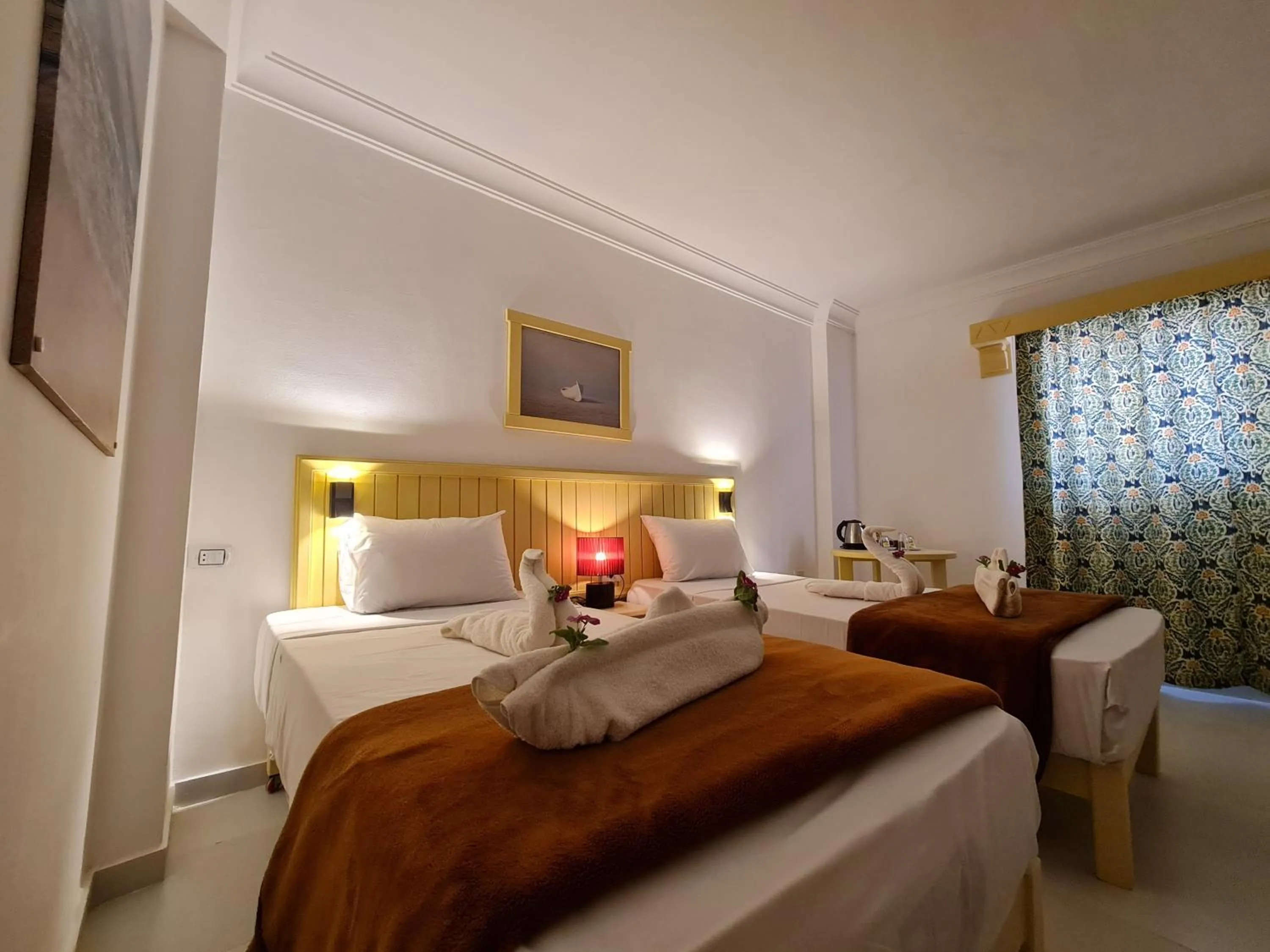 Bedroom, Bed in Zak Inn