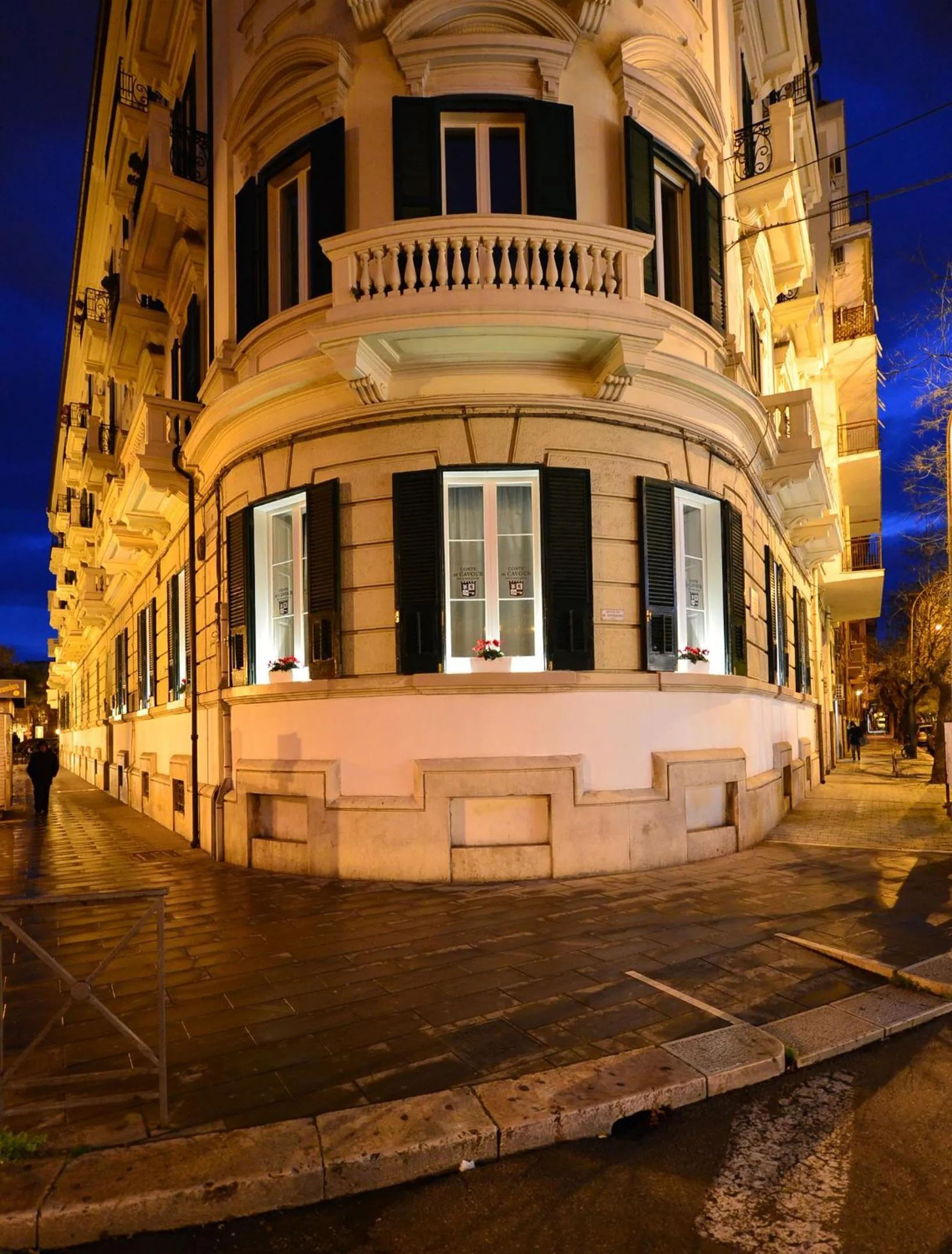 Property building in Conte di Cavour