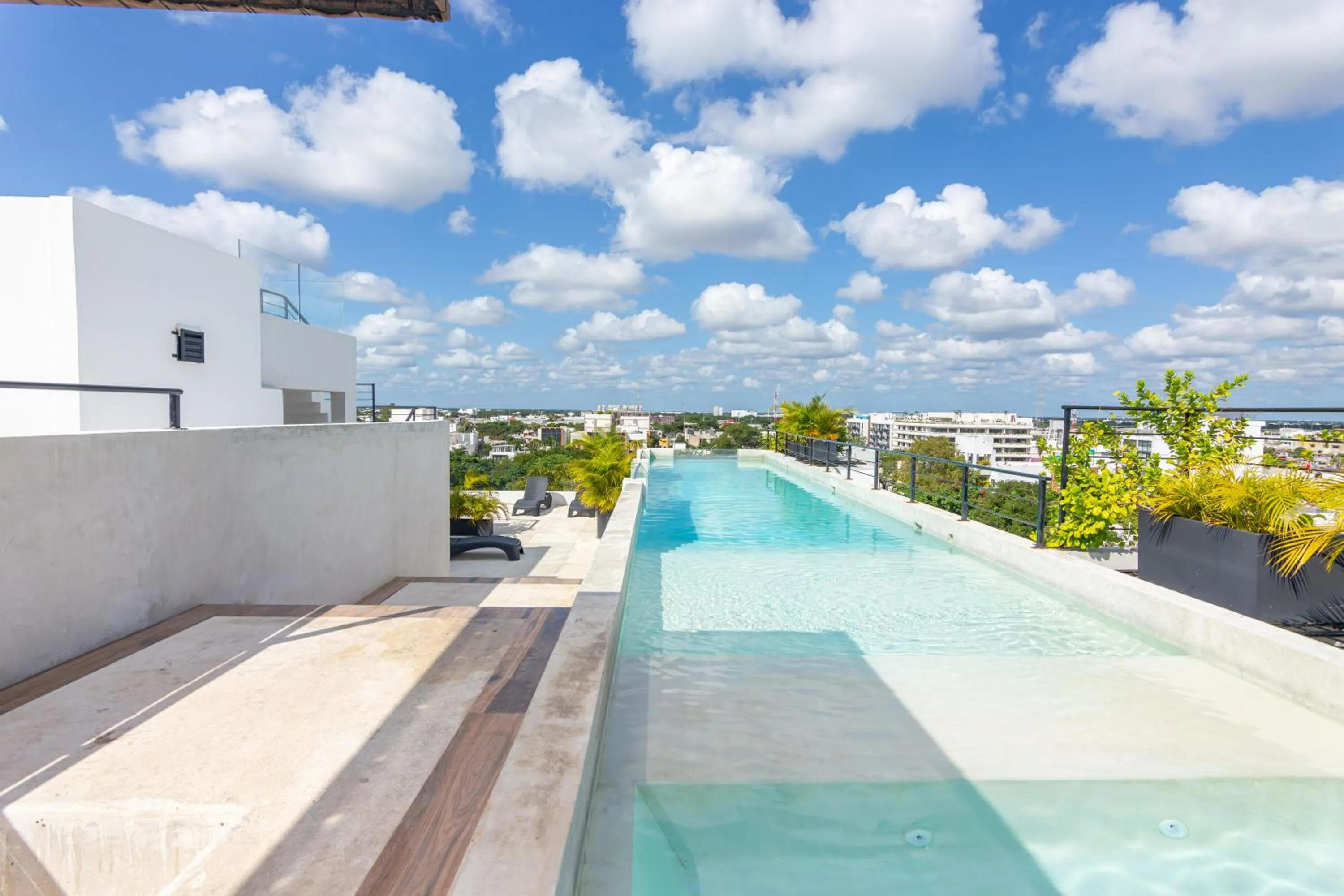 Property building in Toh House Luxury by Boutique Apartments MX