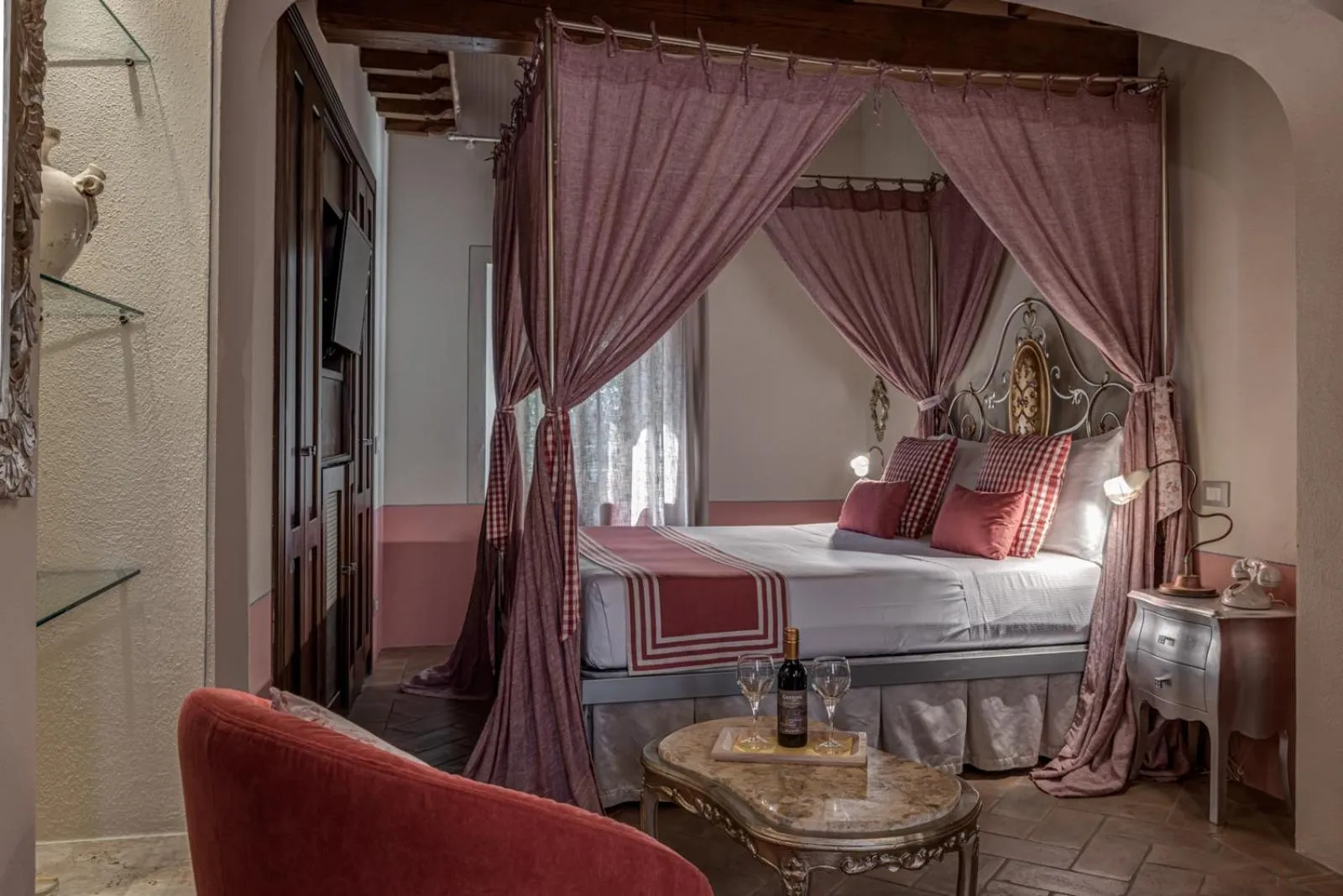 Bedroom, Bed in PALAZZO DEL CAPITANO Wellness & Relais - Luxury Borgo Capitano Collection