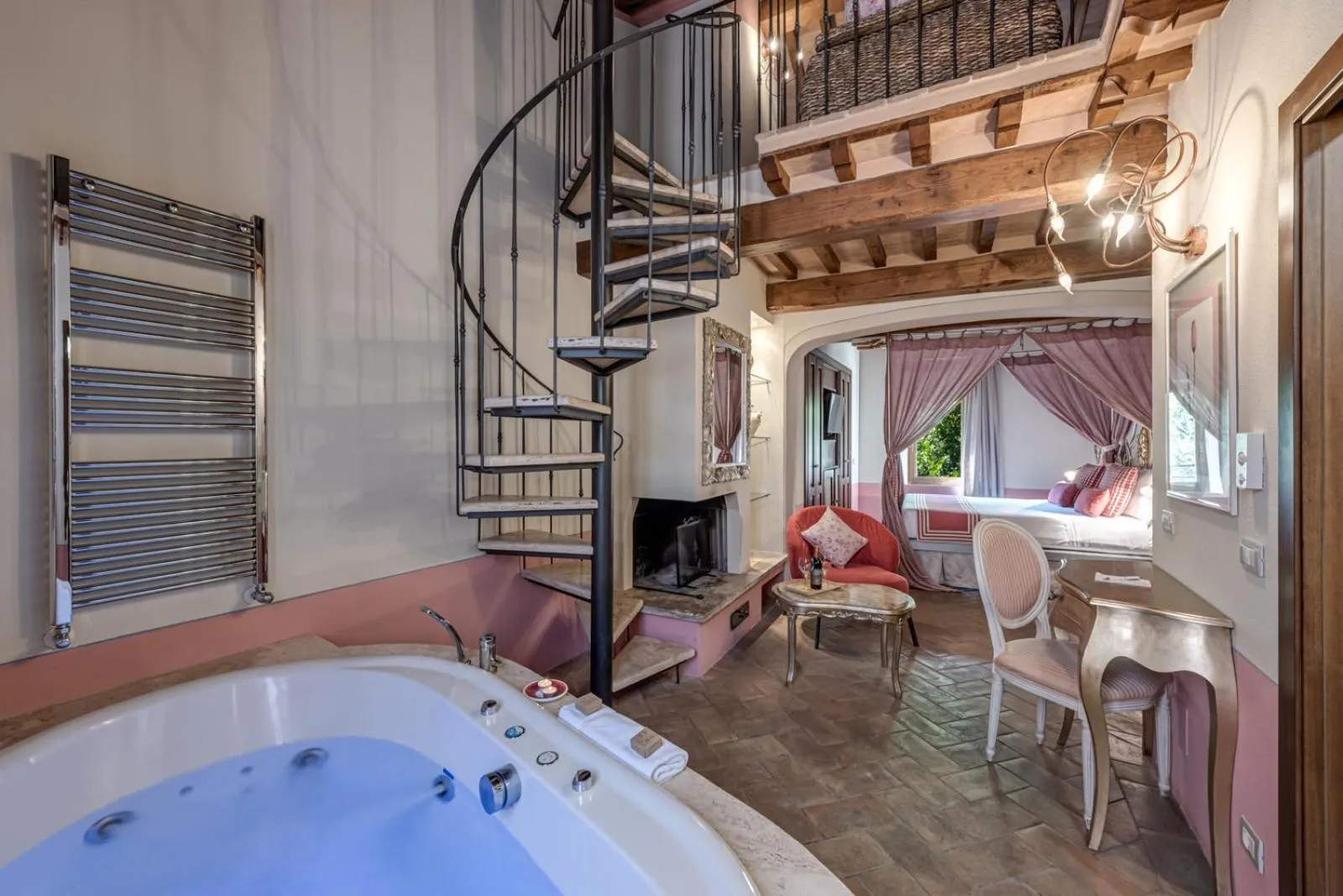 Hot Tub in PALAZZO DEL CAPITANO Wellness & Relais - Luxury Borgo Capitano Collection
