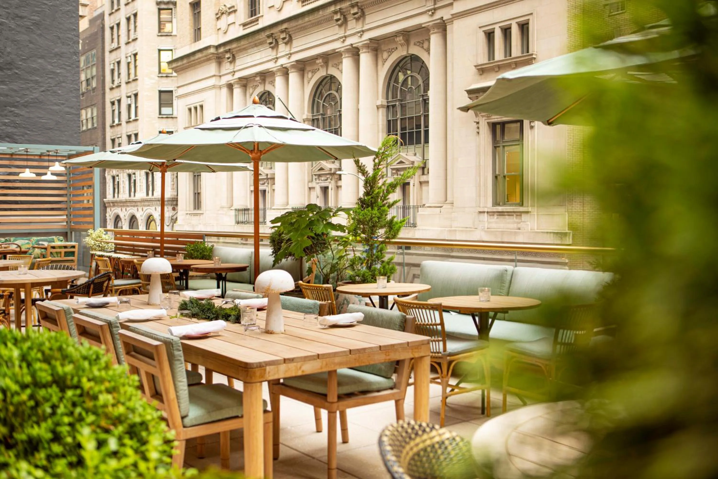 Restaurant/places to eat in Grayson Hotel