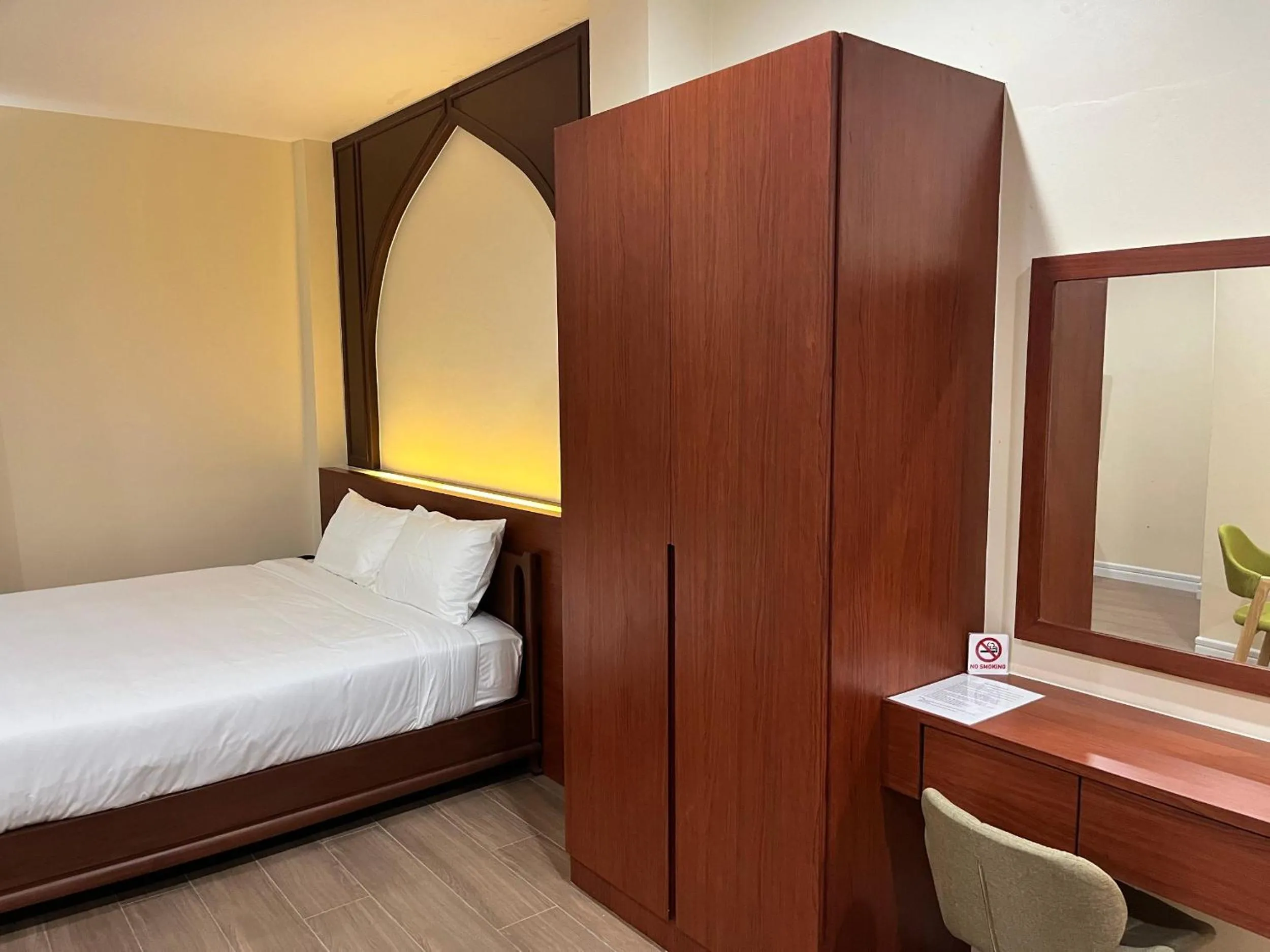 Bedroom, Bed in Anwari Hotel