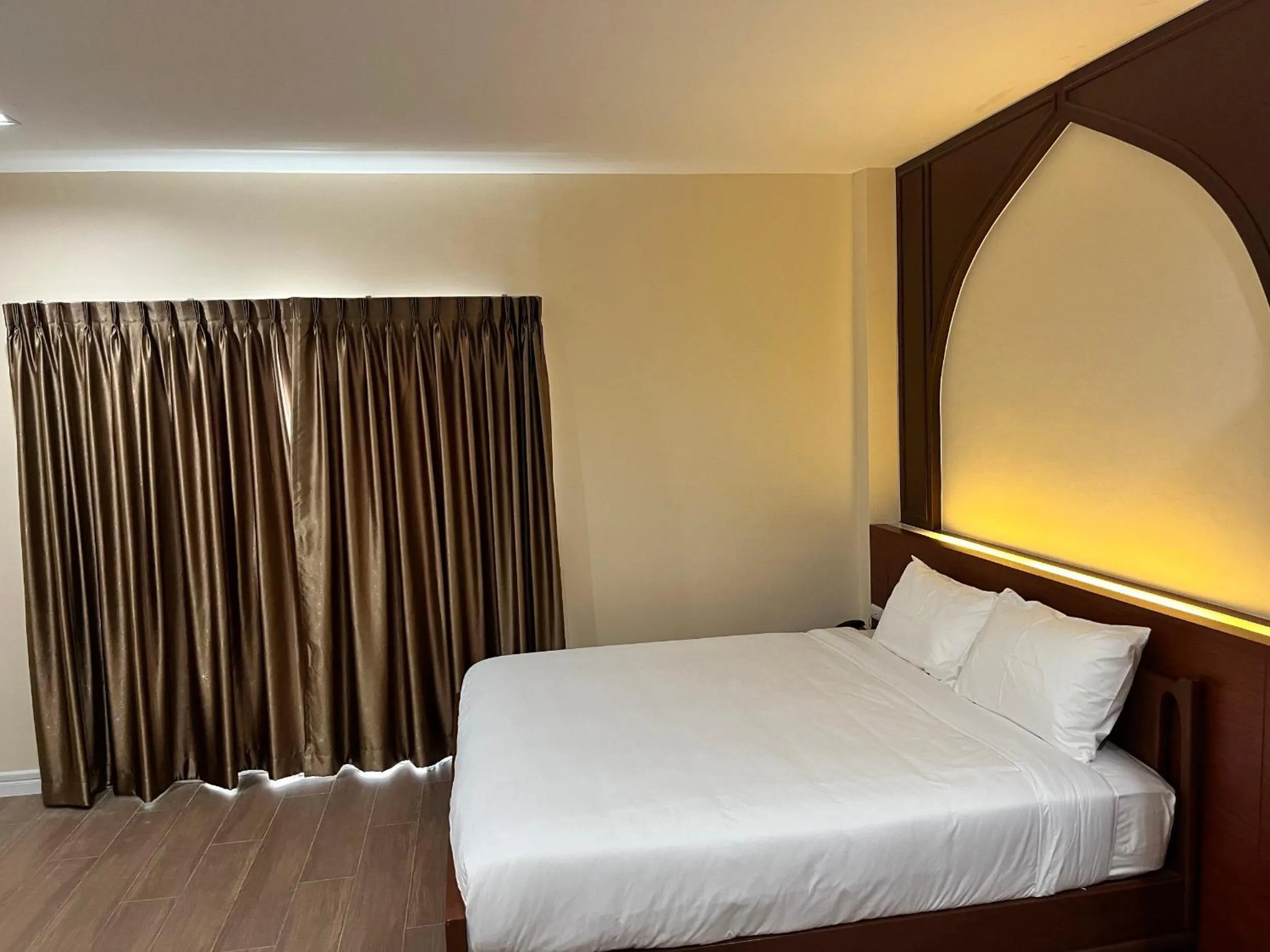 Bedroom, Bed in Anwari Hotel