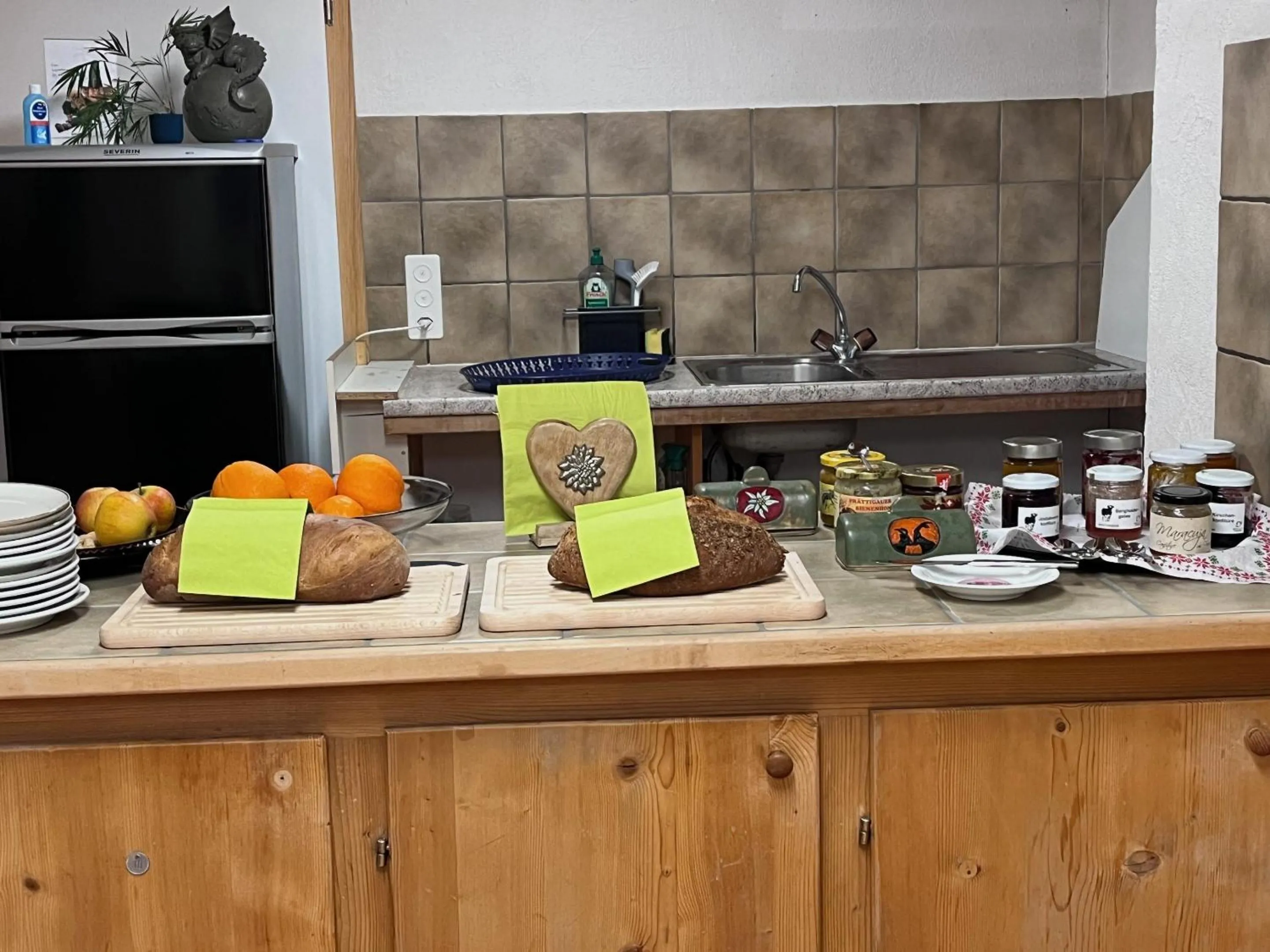 Breakfast in Chrona Bed & Breakfast