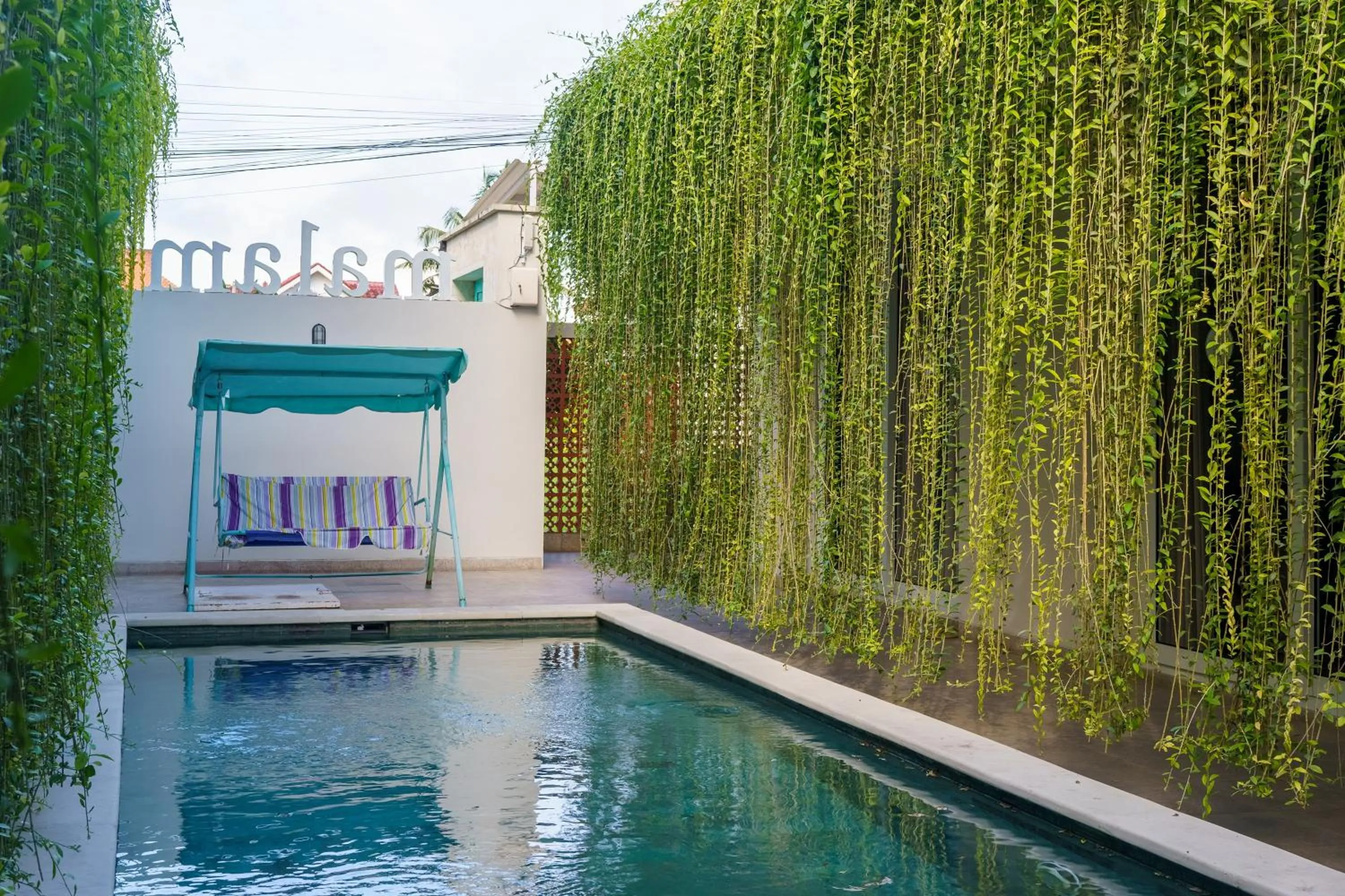 Swimming pool in Malam Hari ApartHotel