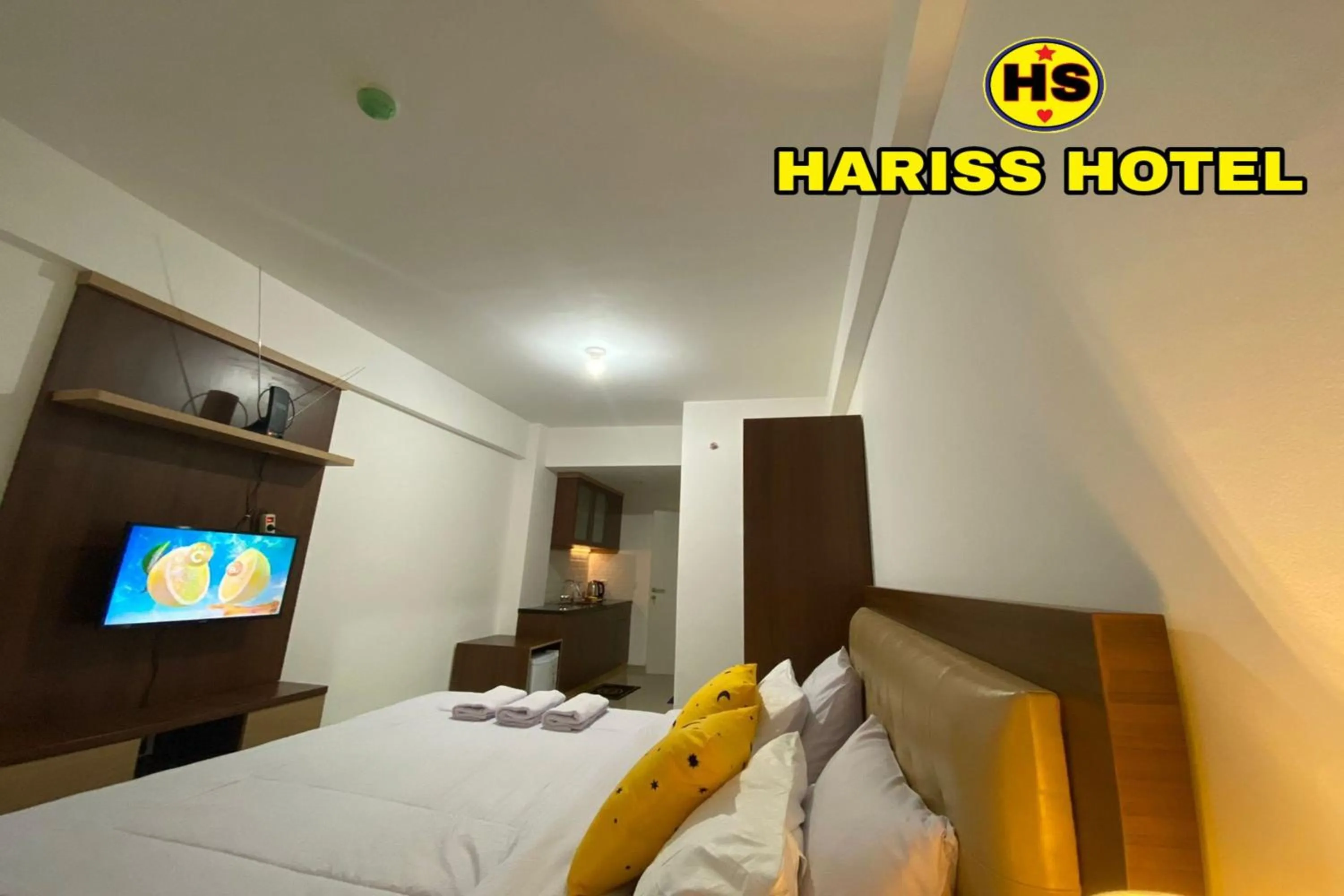 Photo of the whole room in Hariss Inn Bandara